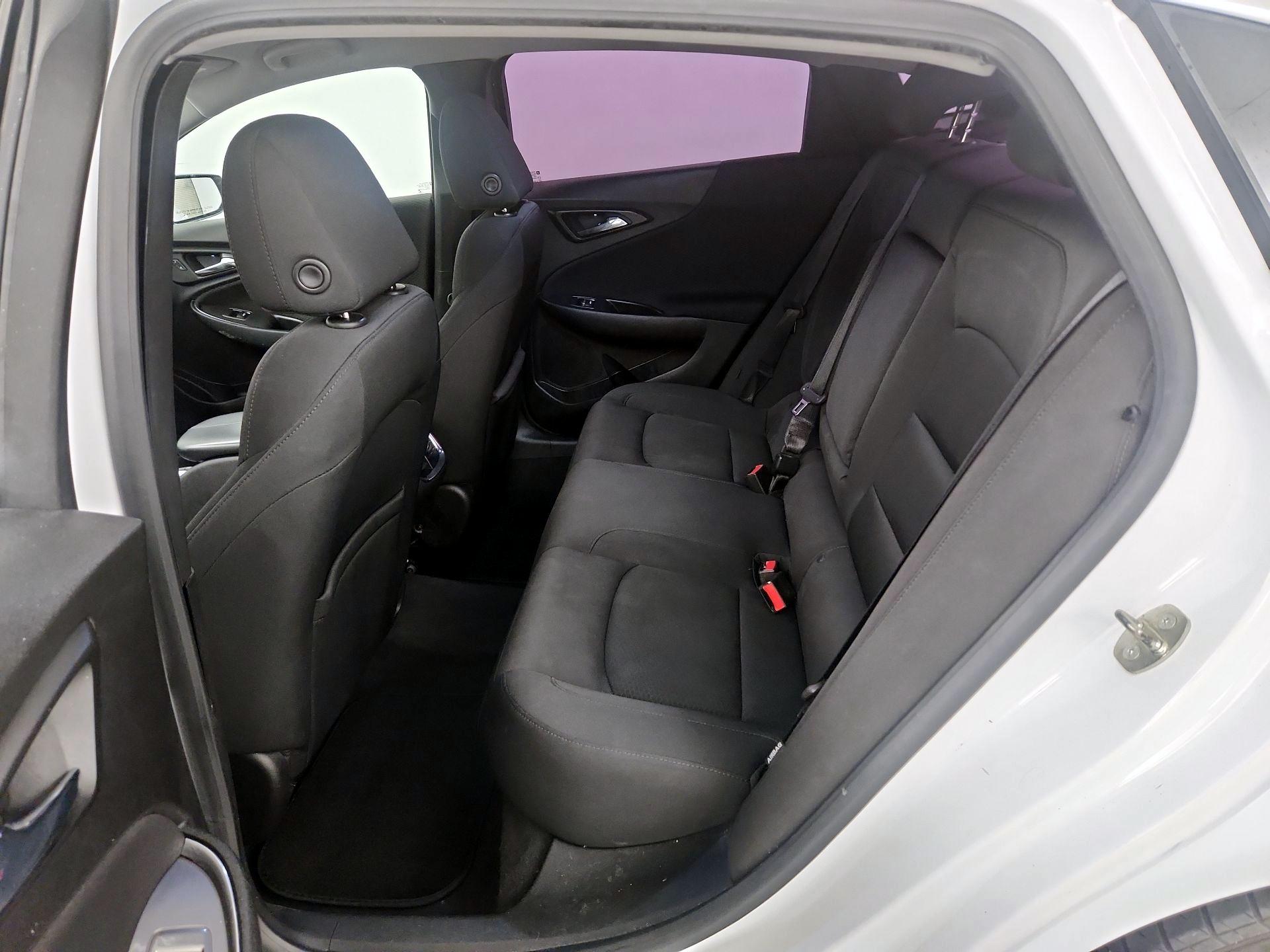 Thumbnail: 2016 Chevrolet Malibu - 19