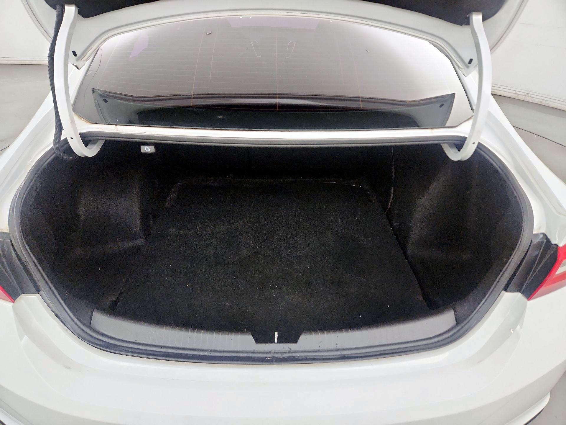 Thumbnail: 2016 Chevrolet Malibu - 20