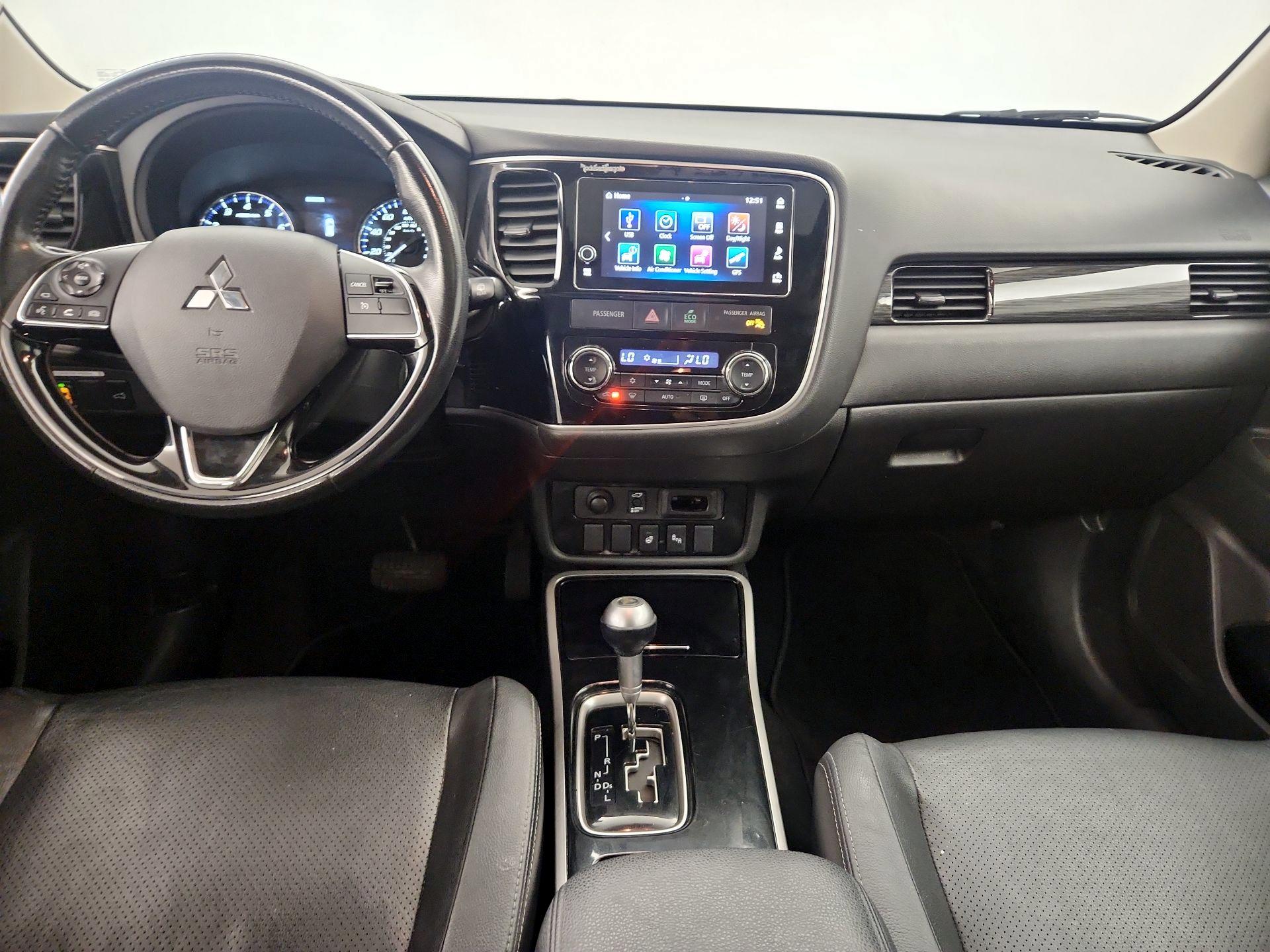 Thumbnail: 2018 Mitsubishi Outlander - 9