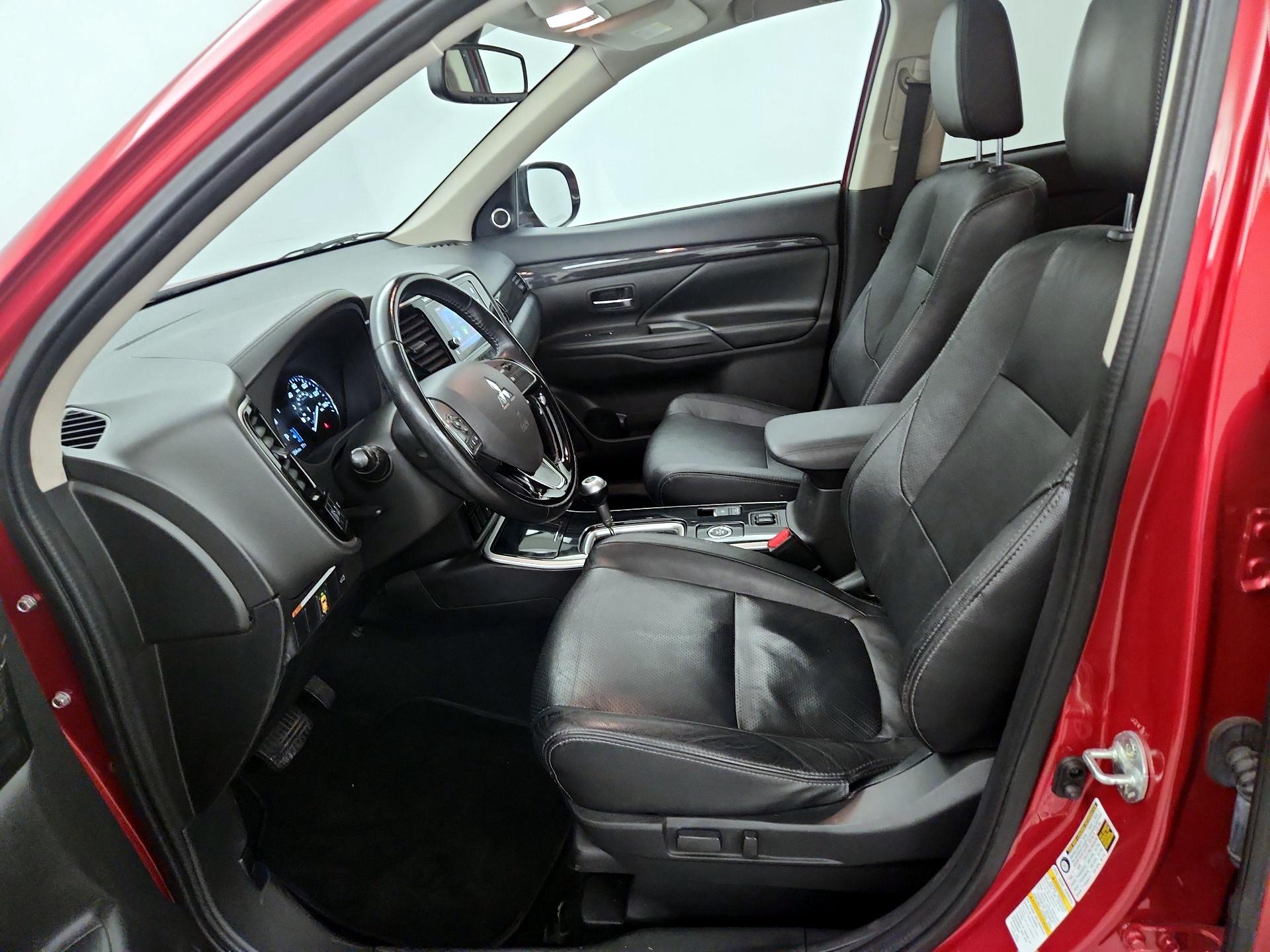 Thumbnail: 2018 Mitsubishi Outlander - 11