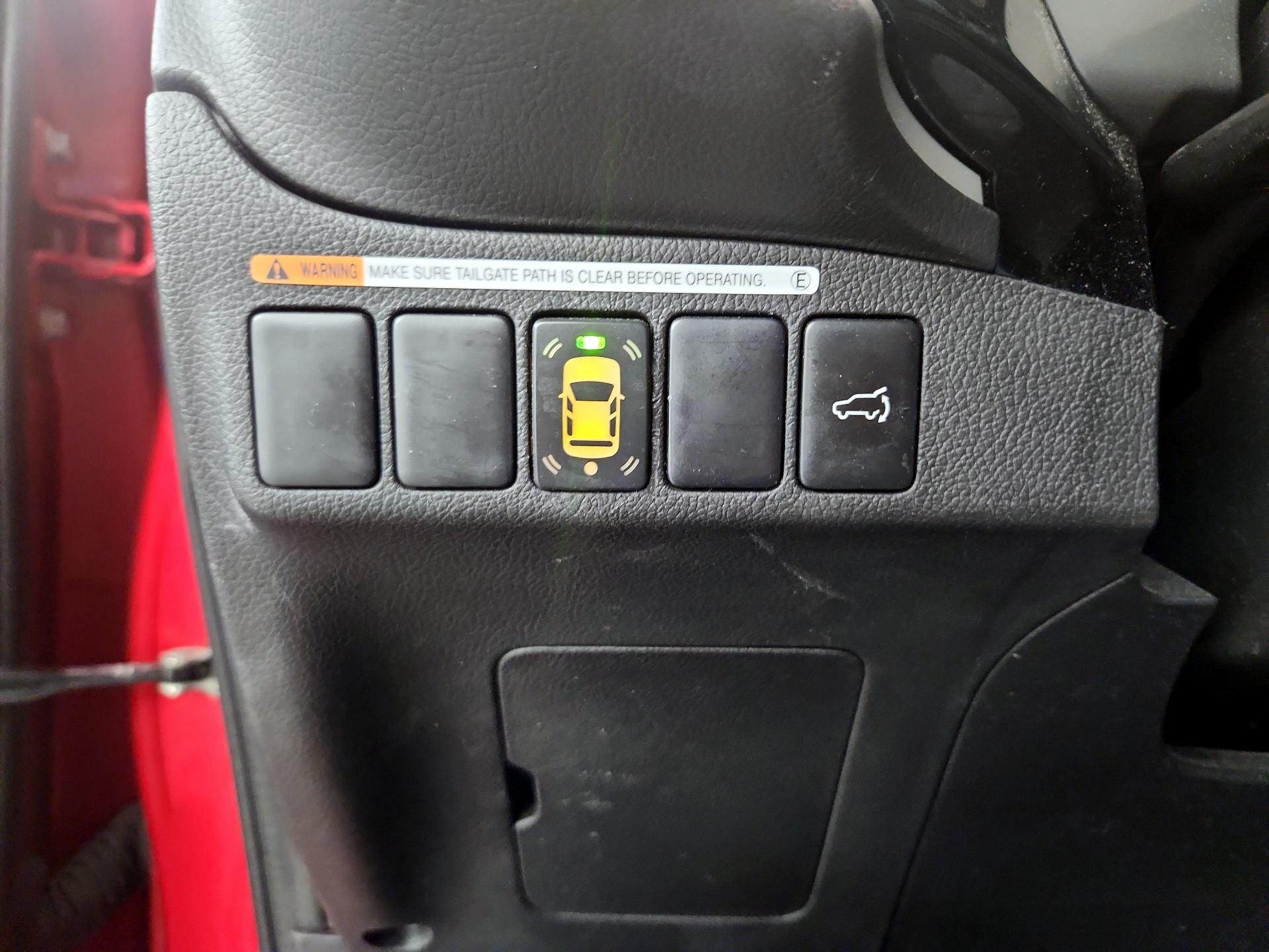 Thumbnail: 2018 Mitsubishi Outlander - 13