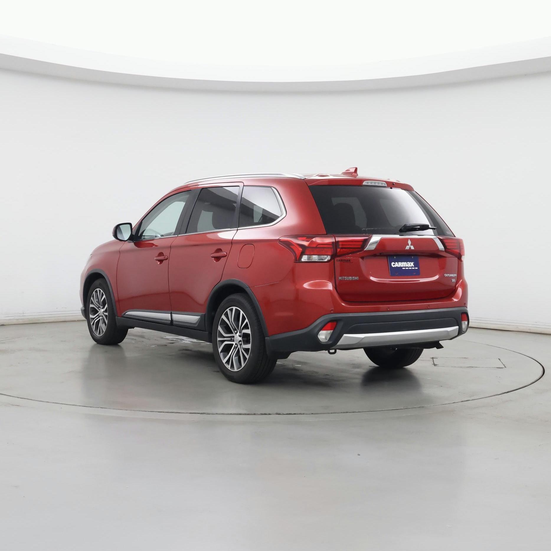 Thumbnail: 2018 Mitsubishi Outlander - 2