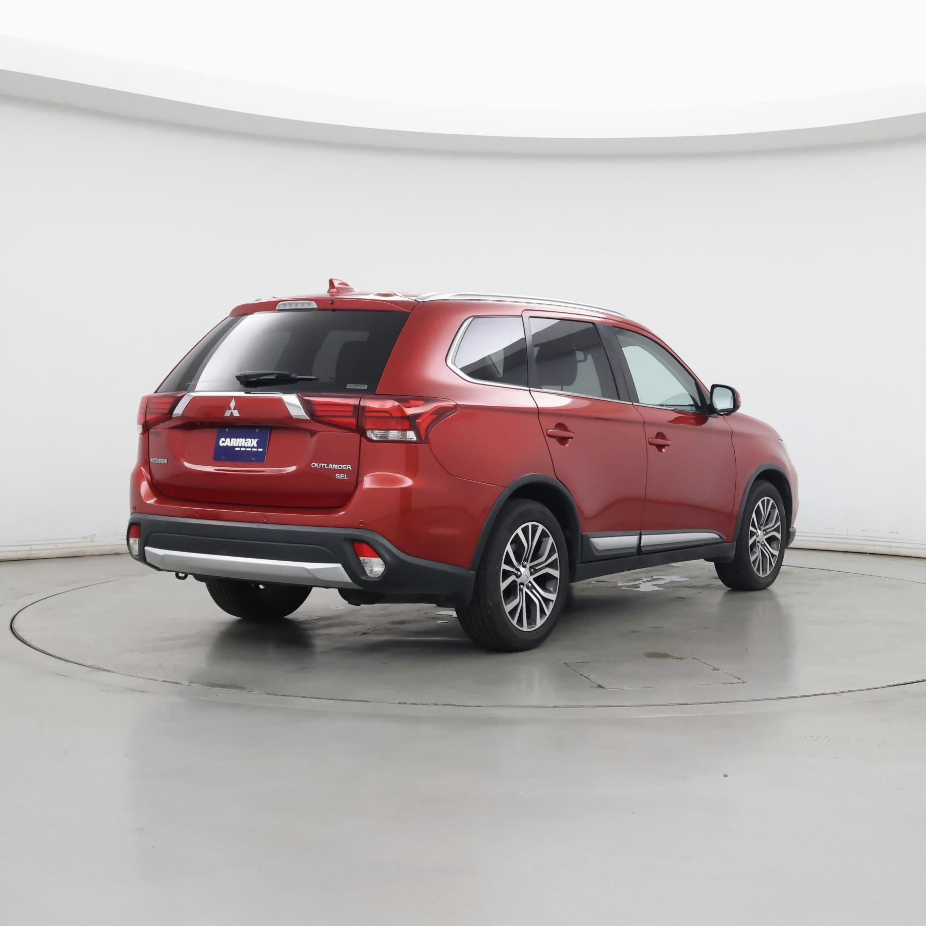 Thumbnail: 2018 Mitsubishi Outlander - 8