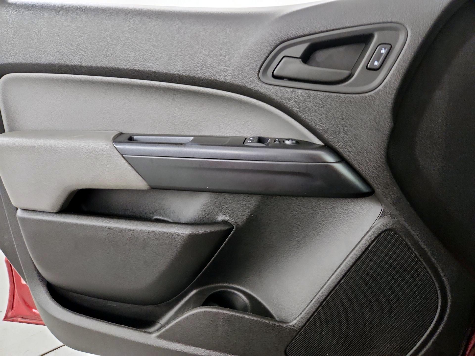 Thumbnail: 2016 Chevrolet Colorado - 12