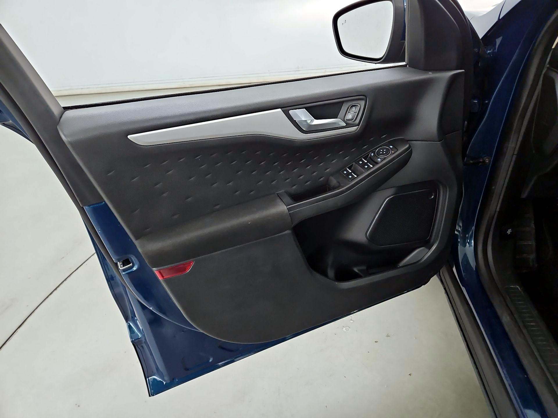 Thumbnail: 2020 Ford Escape - 12