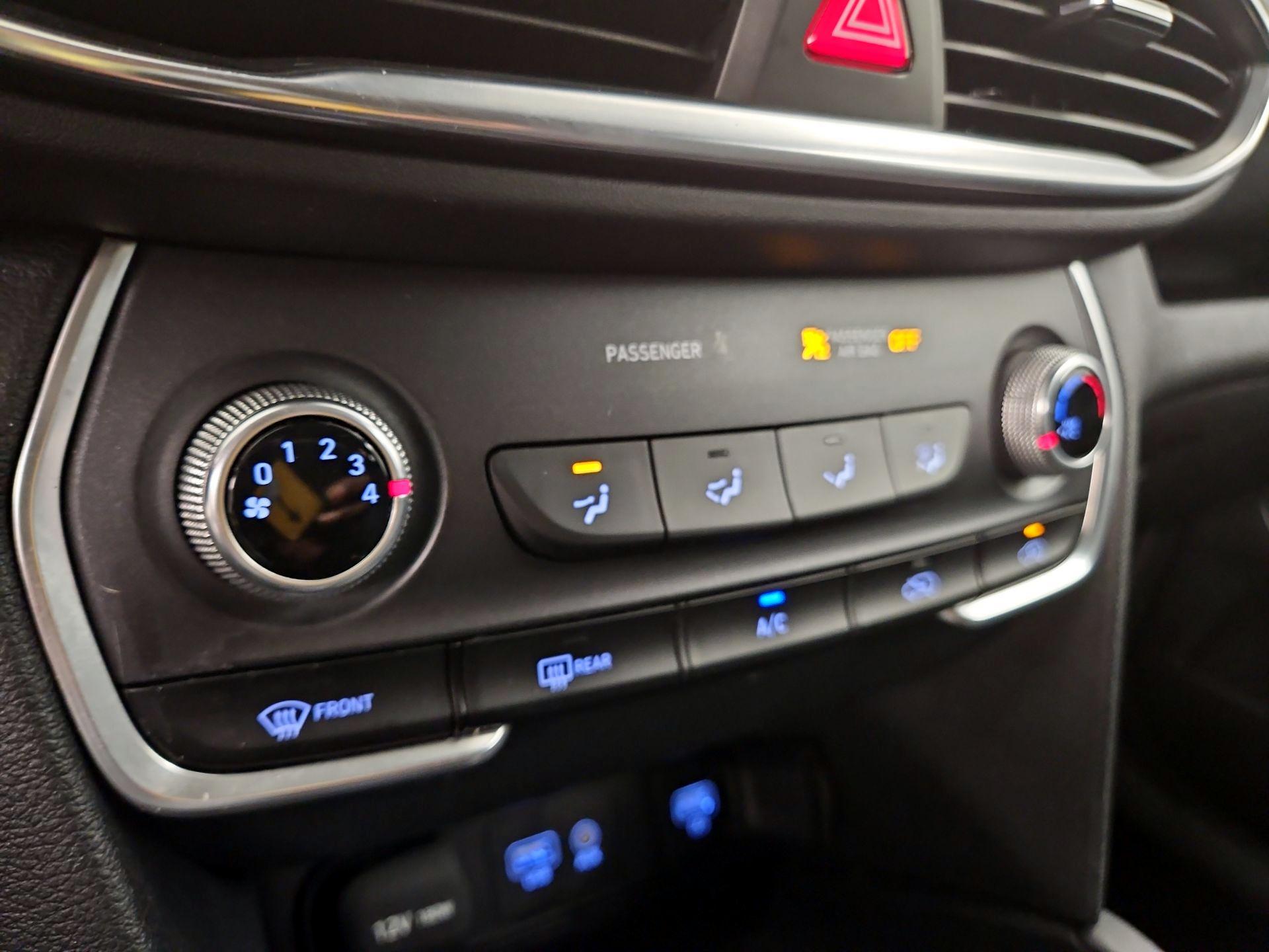 Thumbnail: 2020 Hyundai Santa Fe - 16