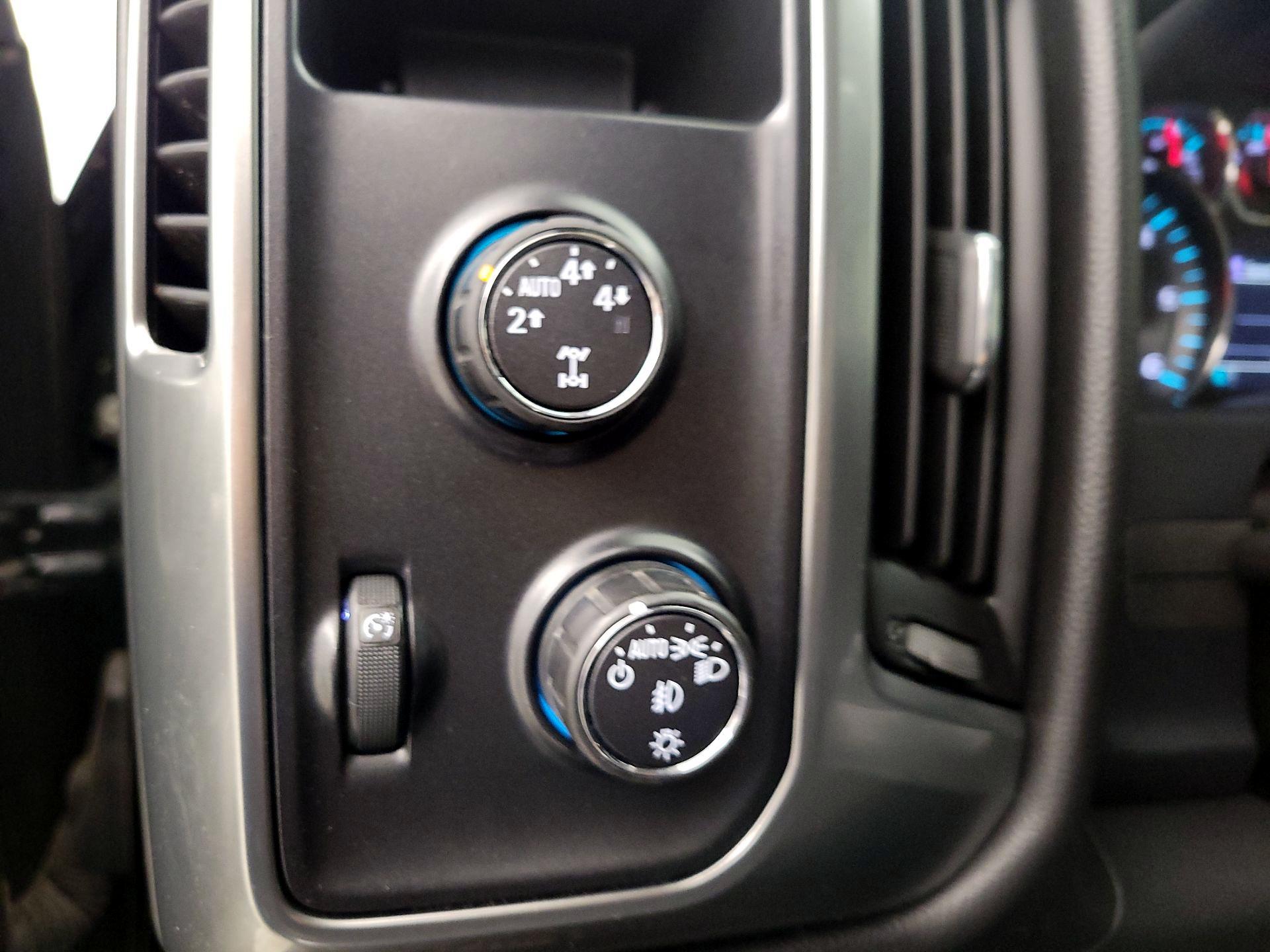 Thumbnail: 2016 Chevrolet Silverado 1500 - 13