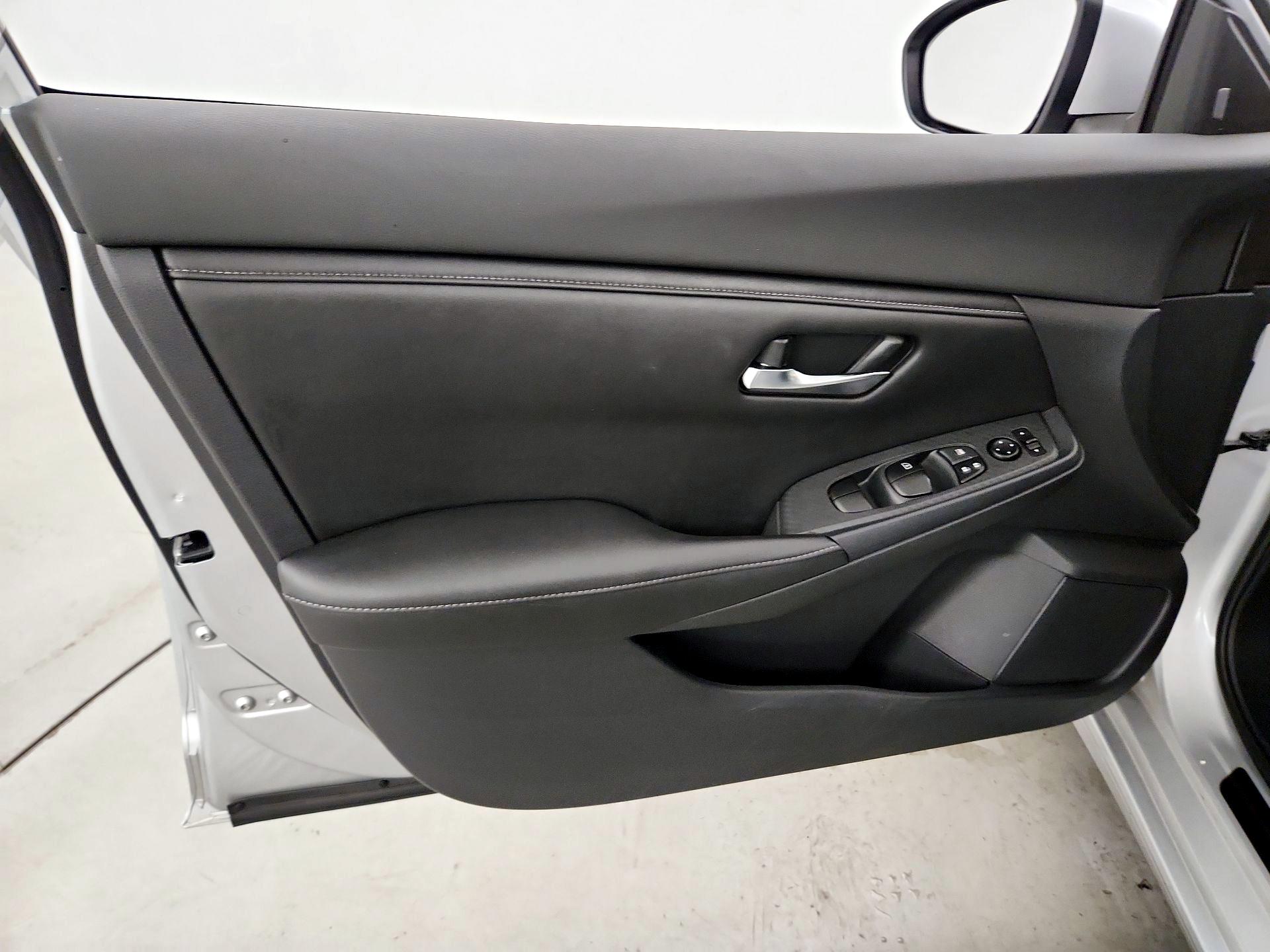 Thumbnail: 2020 Nissan Sentra - 12