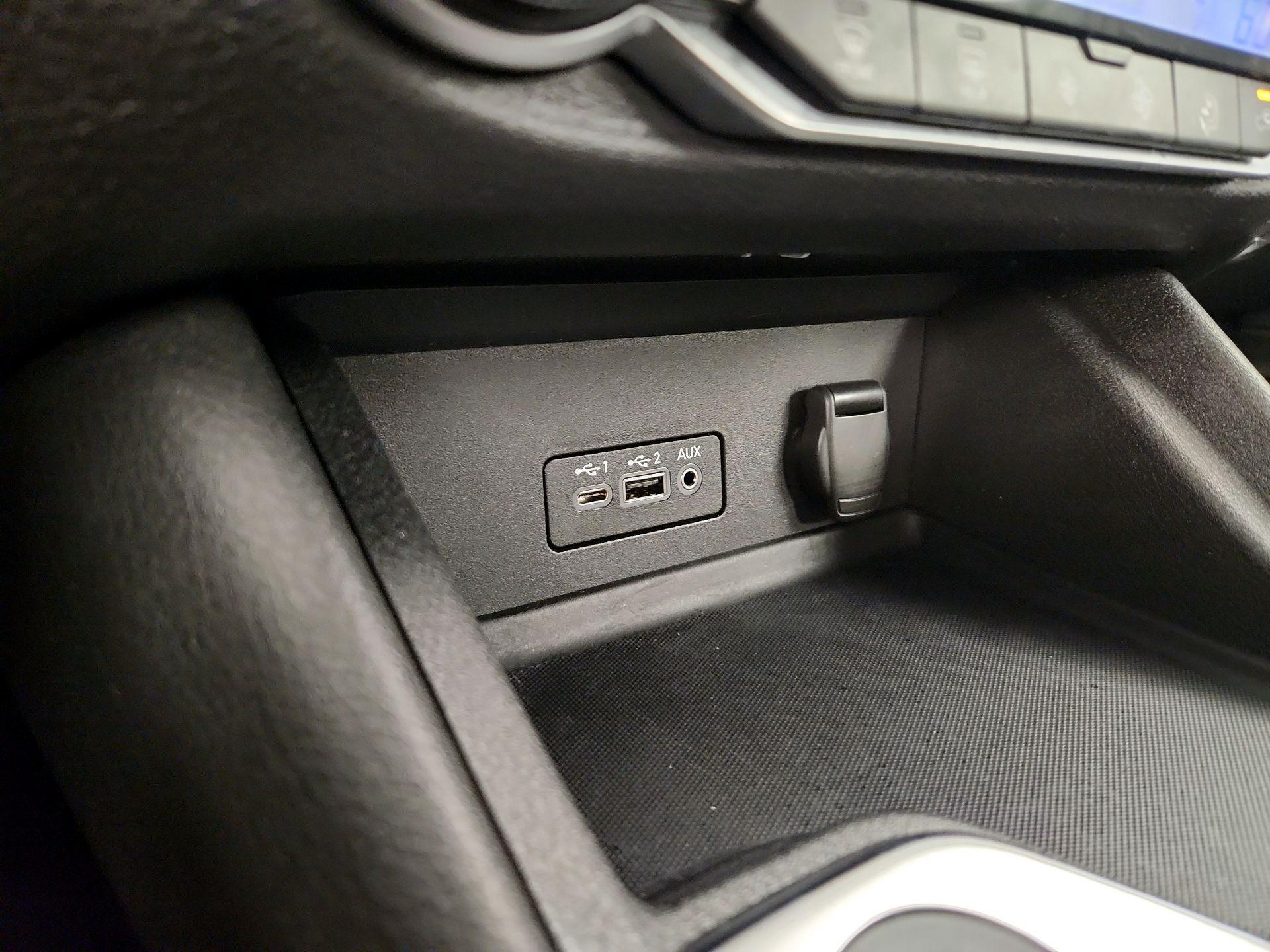 Thumbnail: 2020 Nissan Sentra - 18