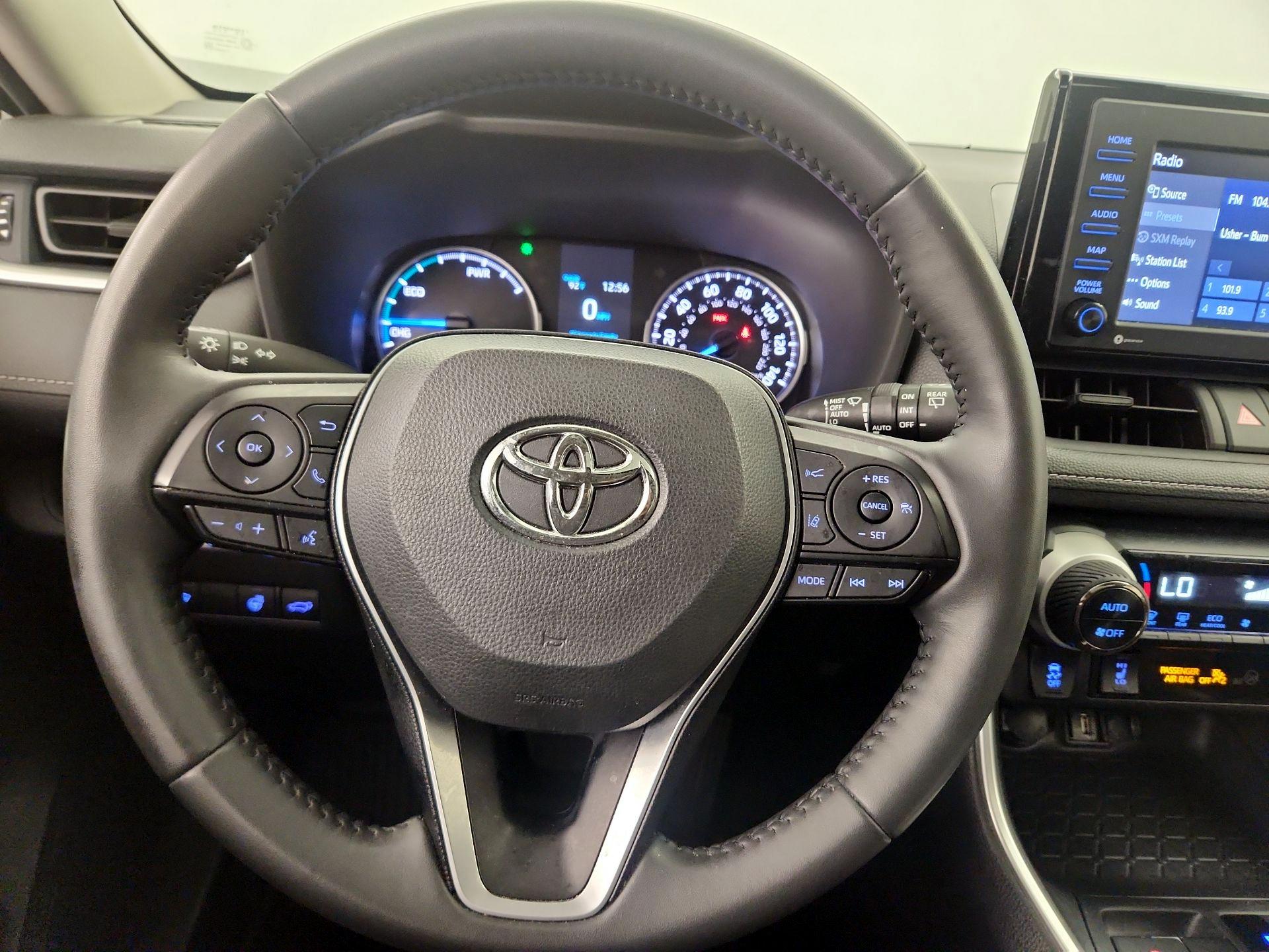 Thumbnail: 2022 Toyota RAV4 - 10