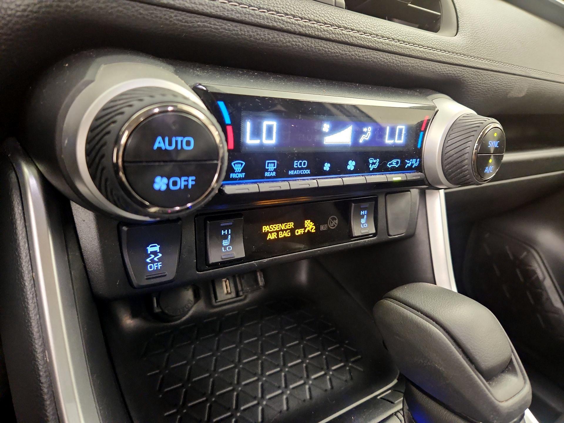 Thumbnail: 2022 Toyota RAV4 - 16