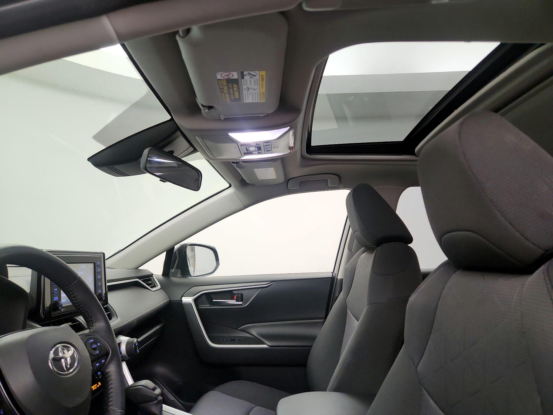 Thumbnail: 2022 Toyota RAV4 - 19
