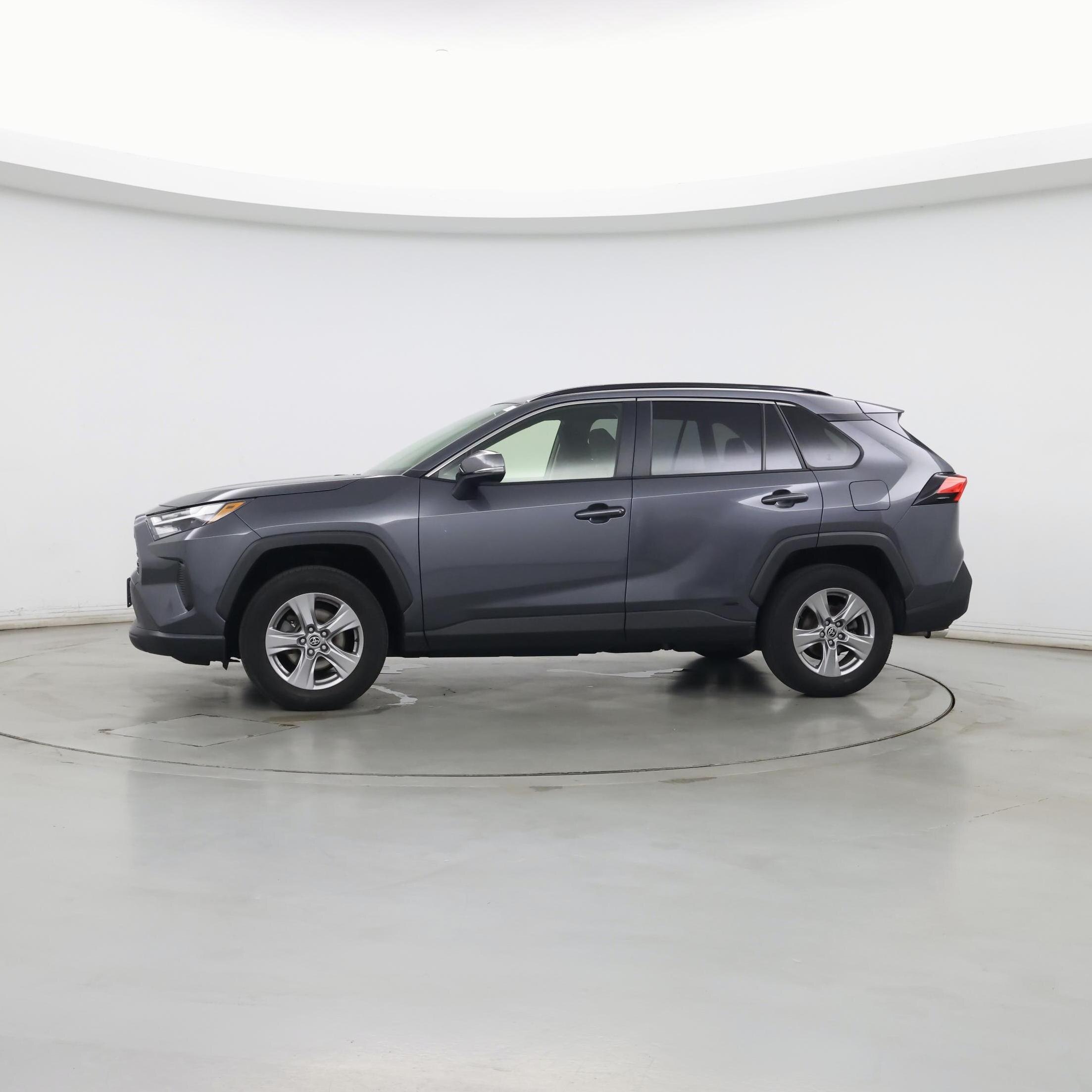 Thumbnail: 2022 Toyota RAV4 - 3