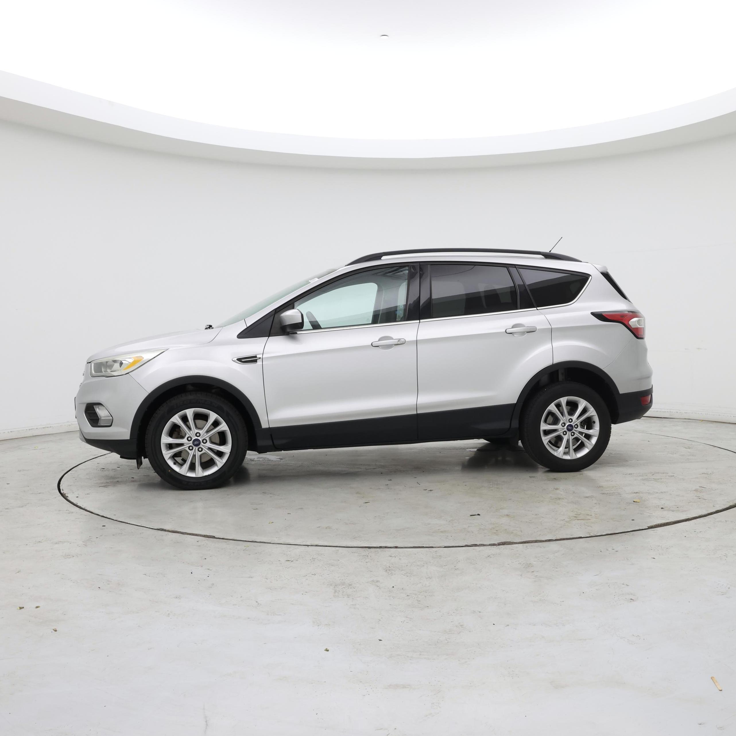 Thumbnail: 2017 Ford Escape - 3