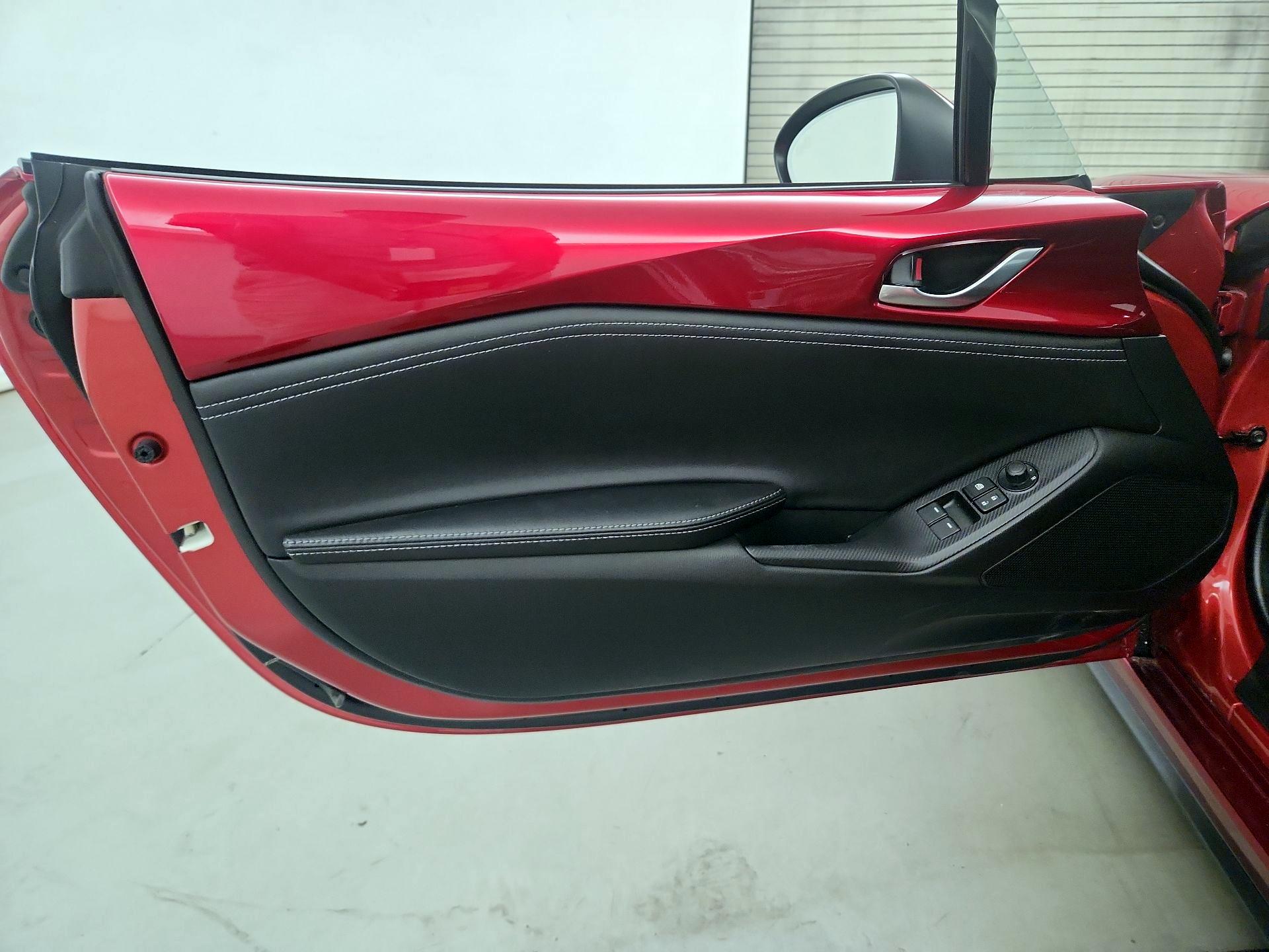 Thumbnail: 2023 Mazda MX-5 Miata - 10