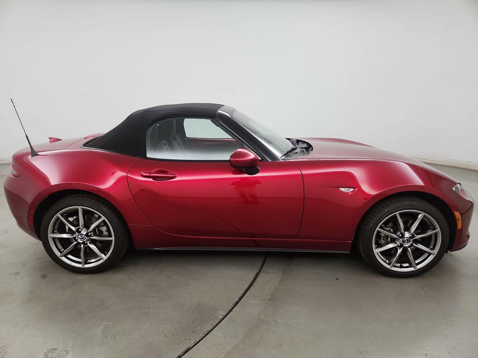 Thumbnail: 2023 Mazda MX-5 Miata - 4