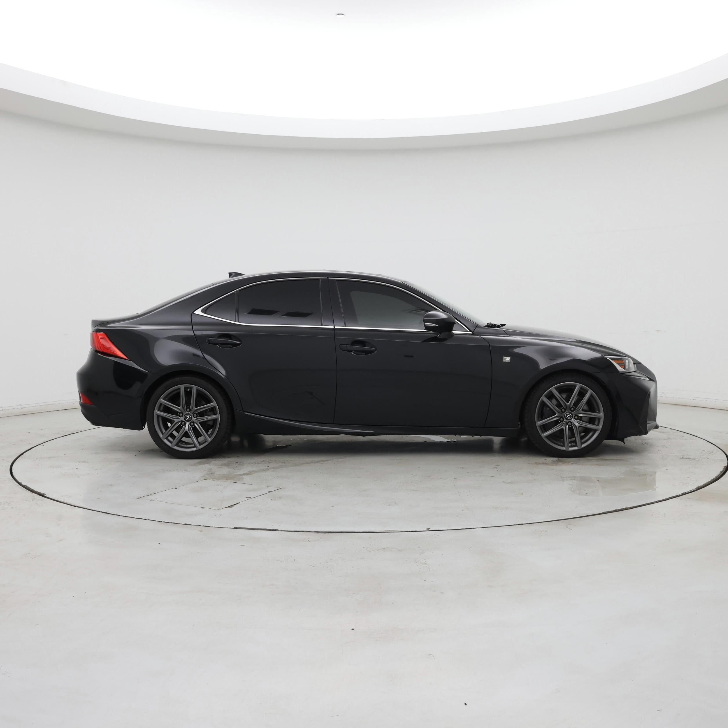 Thumbnail: 2020 Lexus IS - 7