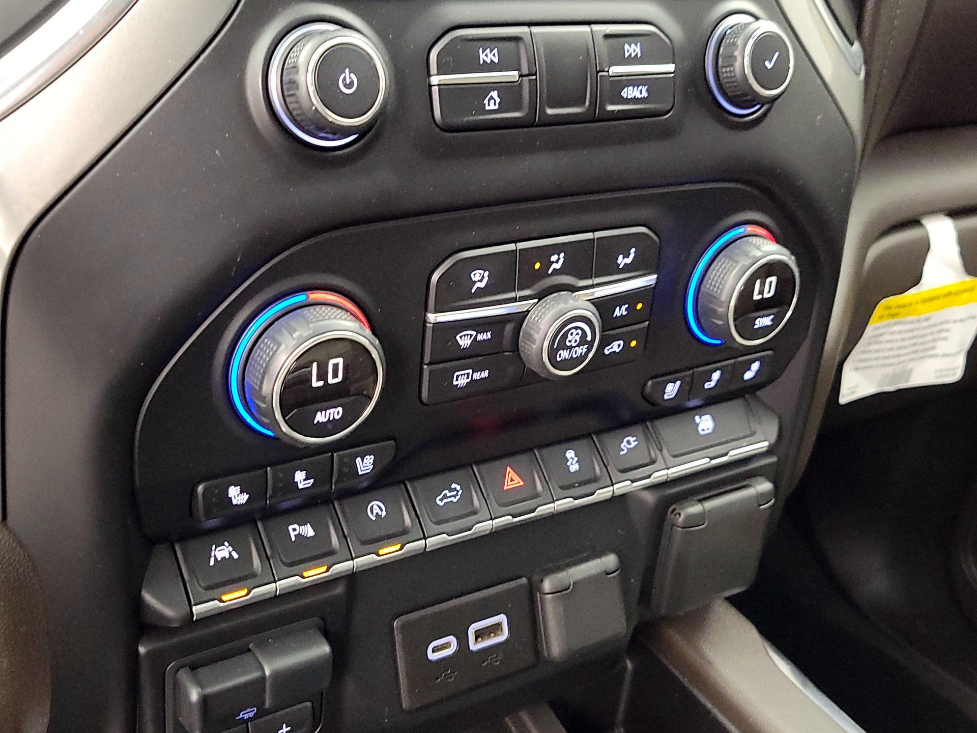 Thumbnail: 2019 Chevrolet Silverado 1500 - 16