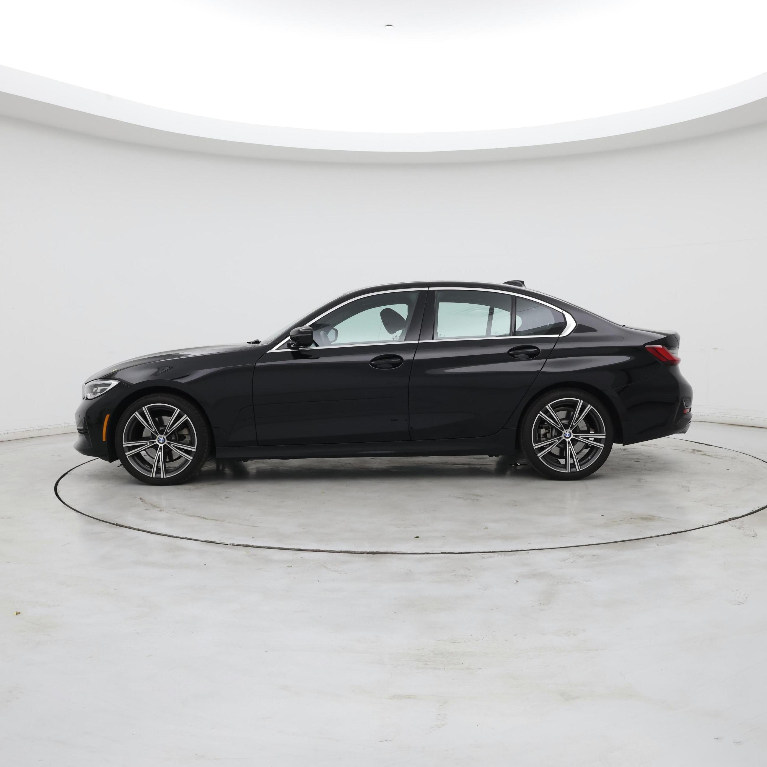 Thumbnail: 2022 BMW 3 Series - 3
