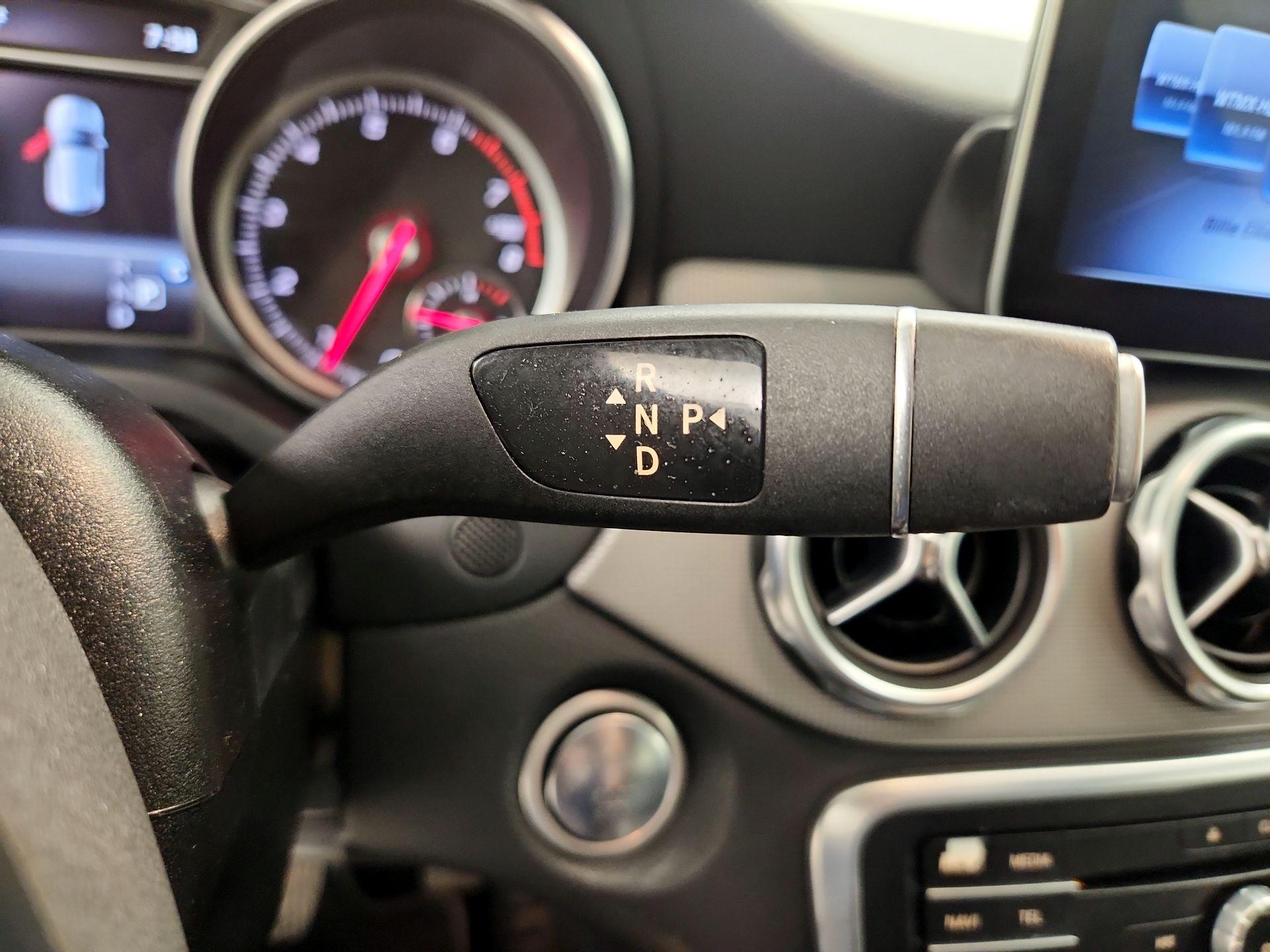 Thumbnail: 2019 Mercedes-Benz GLA - 17