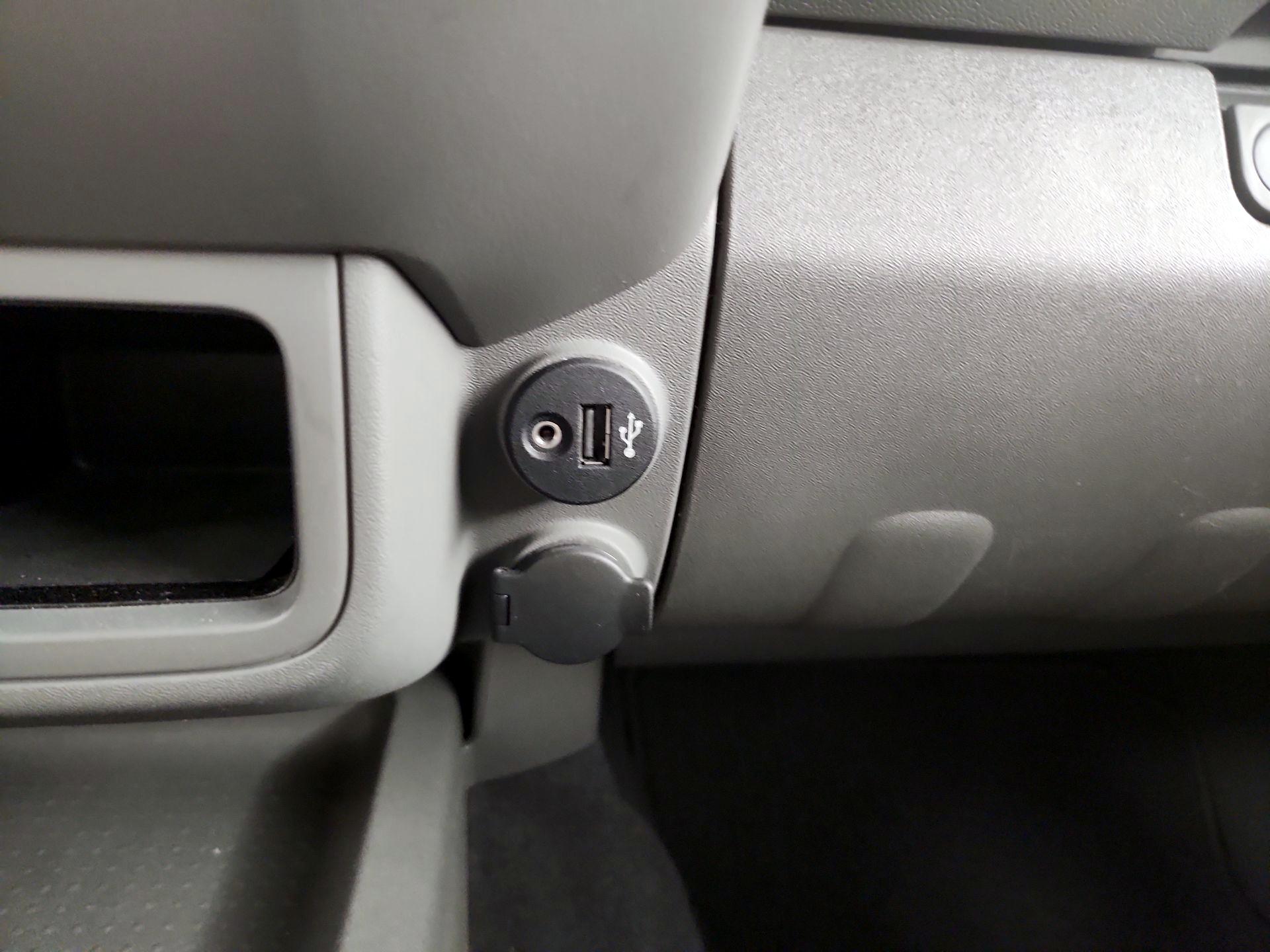 Thumbnail: 2019 Nissan Frontier - 16
