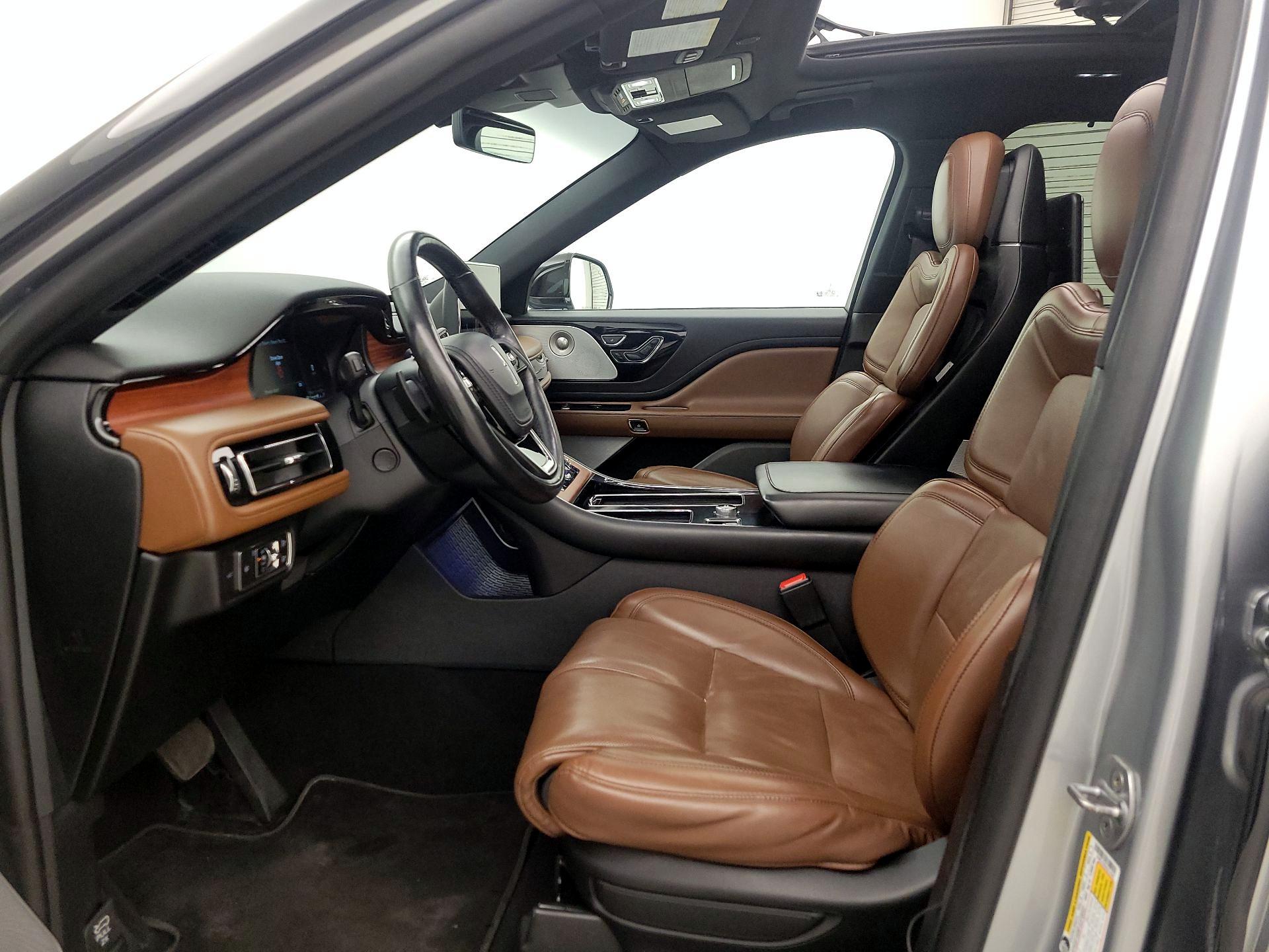 Thumbnail: 2020 Lincoln Aviator - 11