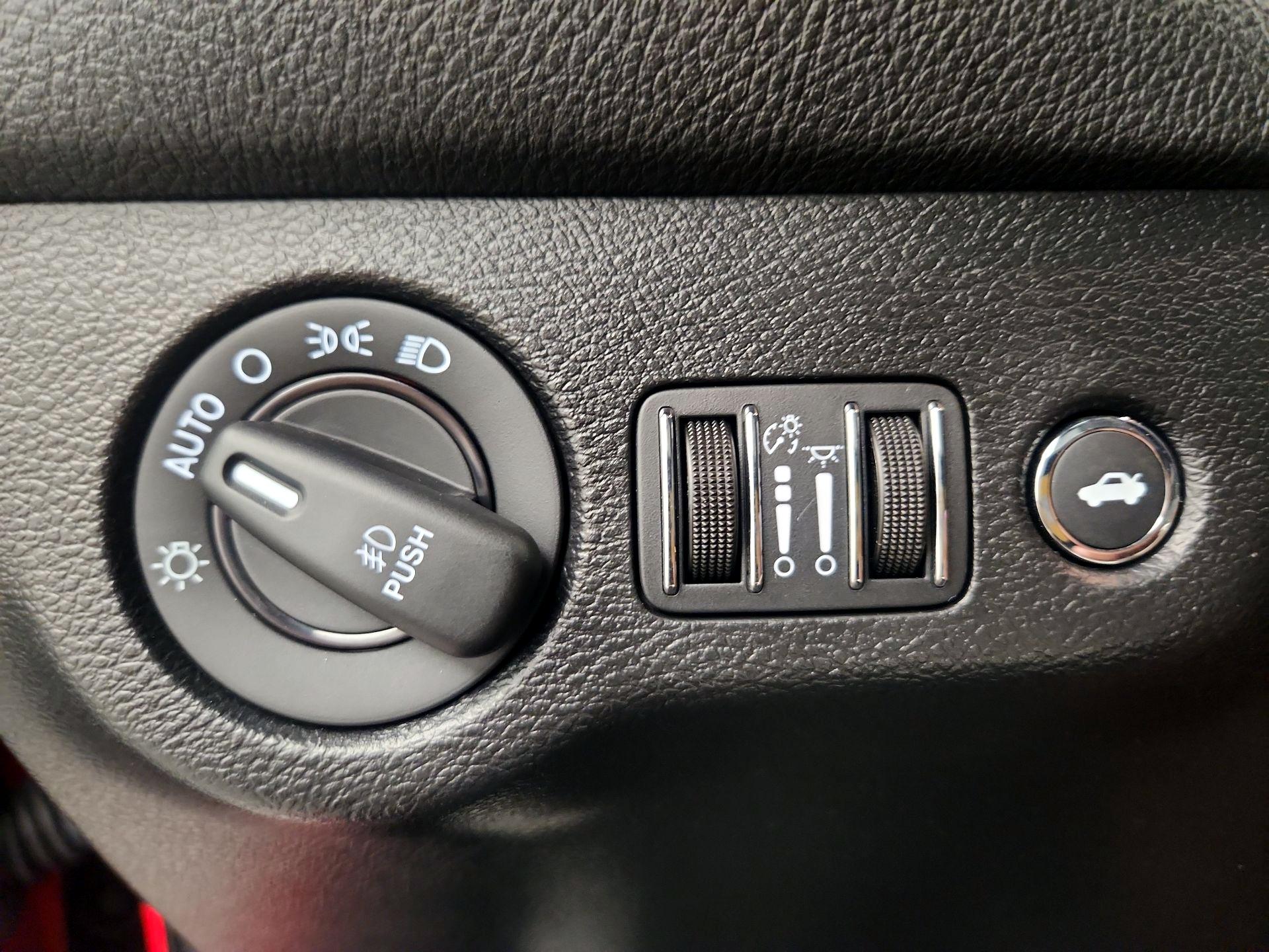 Thumbnail: 2019 Dodge Challenger - 11