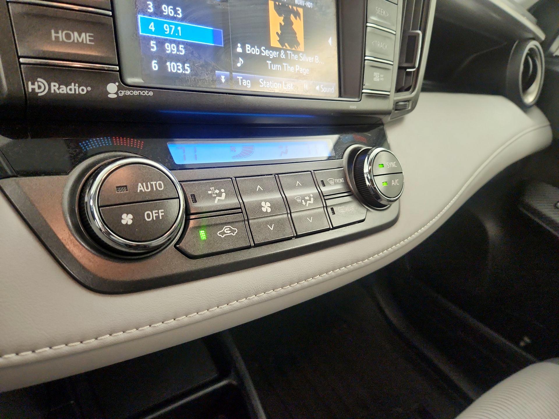 Thumbnail: 2014 Toyota RAV4 - 16