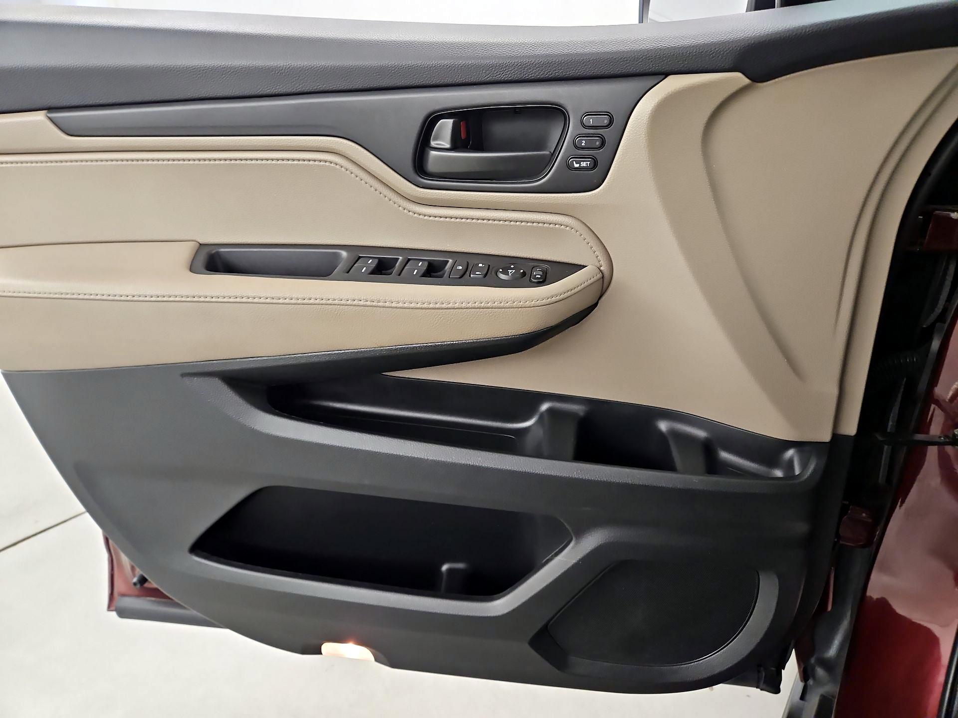 Thumbnail: 2019 Honda Odyssey - 12