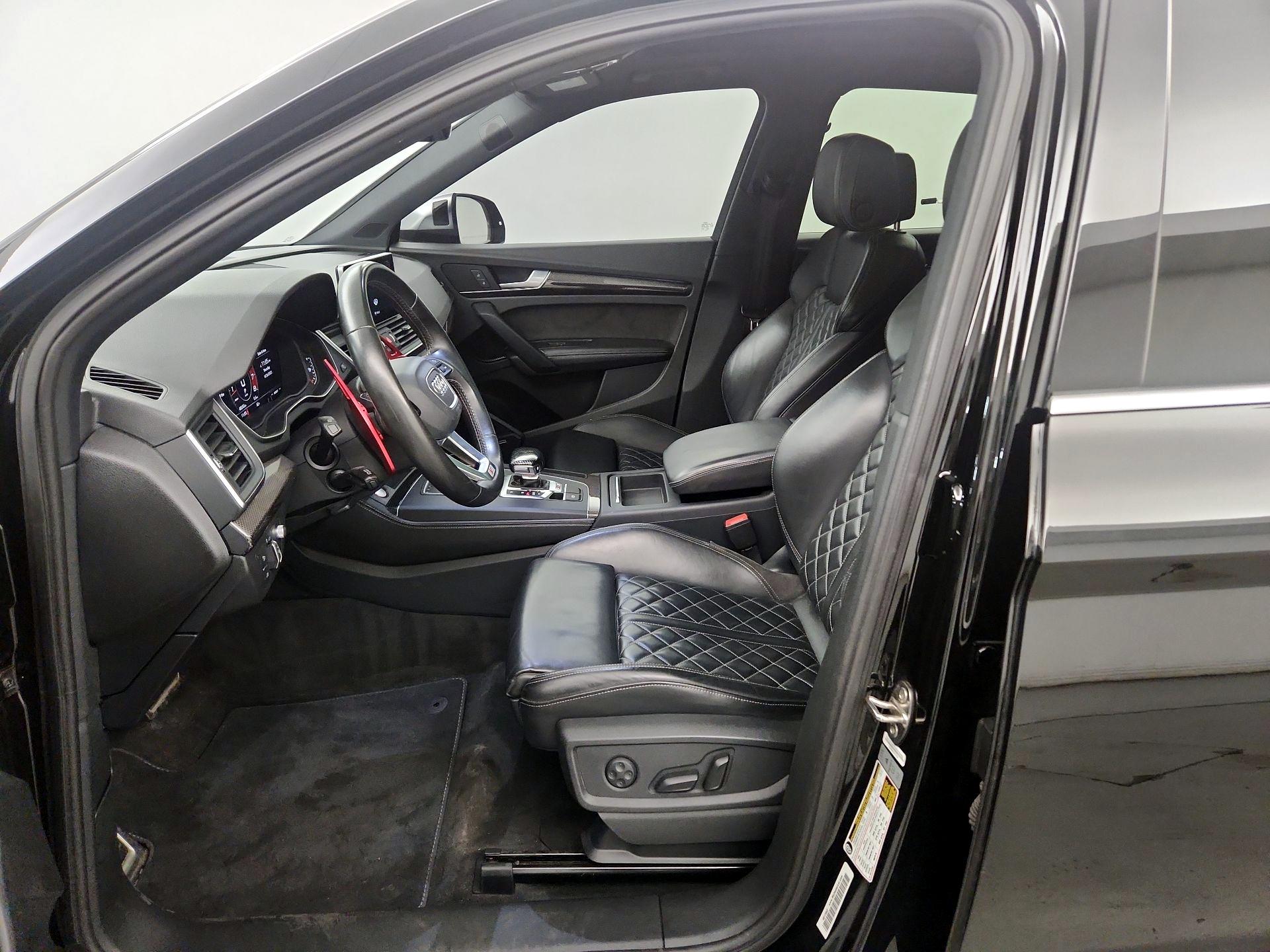 Thumbnail: 2018 Audi SQ5 - 9
