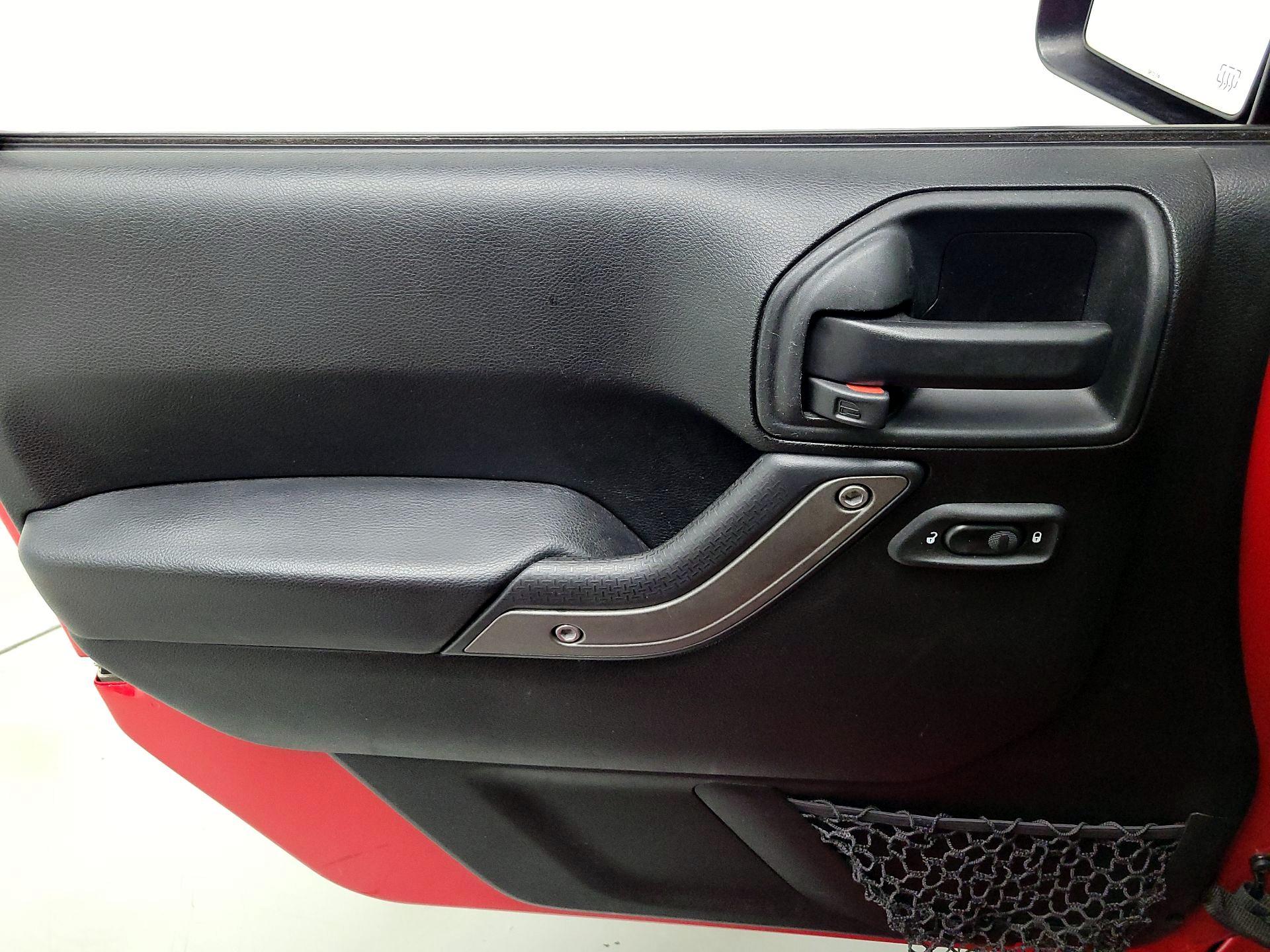 Thumbnail: 2017 Jeep Wrangler - 12