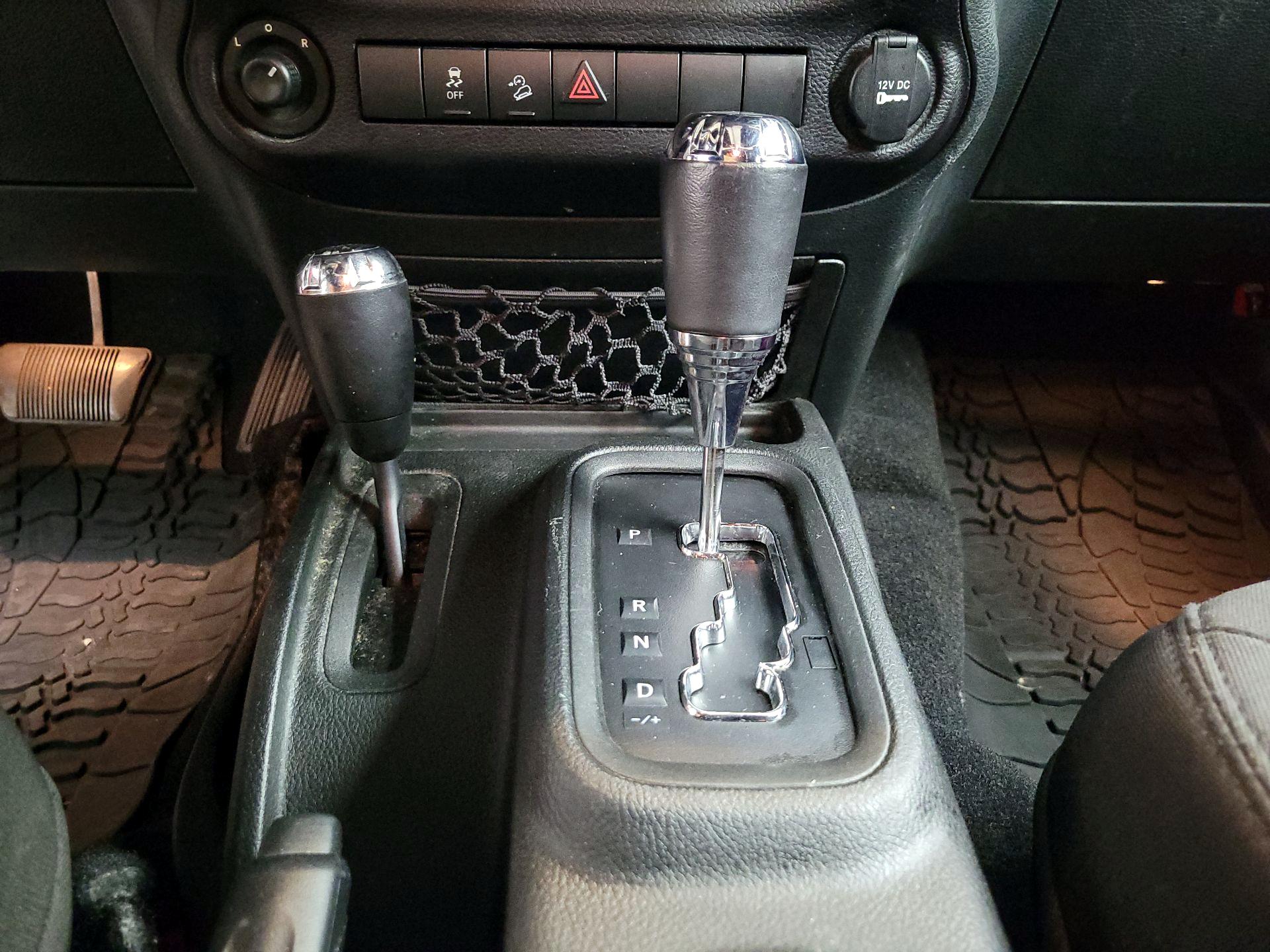 Thumbnail: 2017 Jeep Wrangler - 15