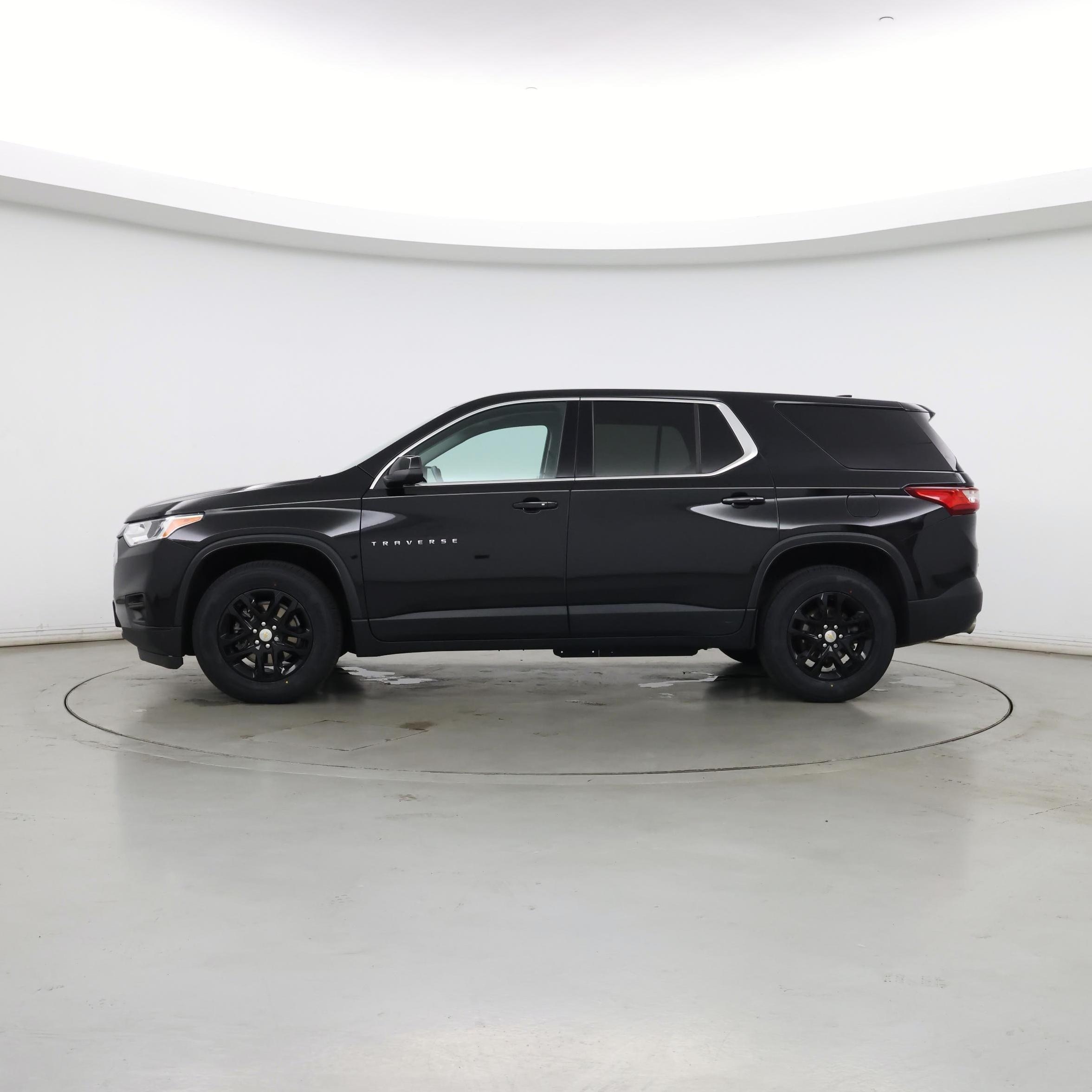 Thumbnail: 2021 Chevrolet Traverse - 3