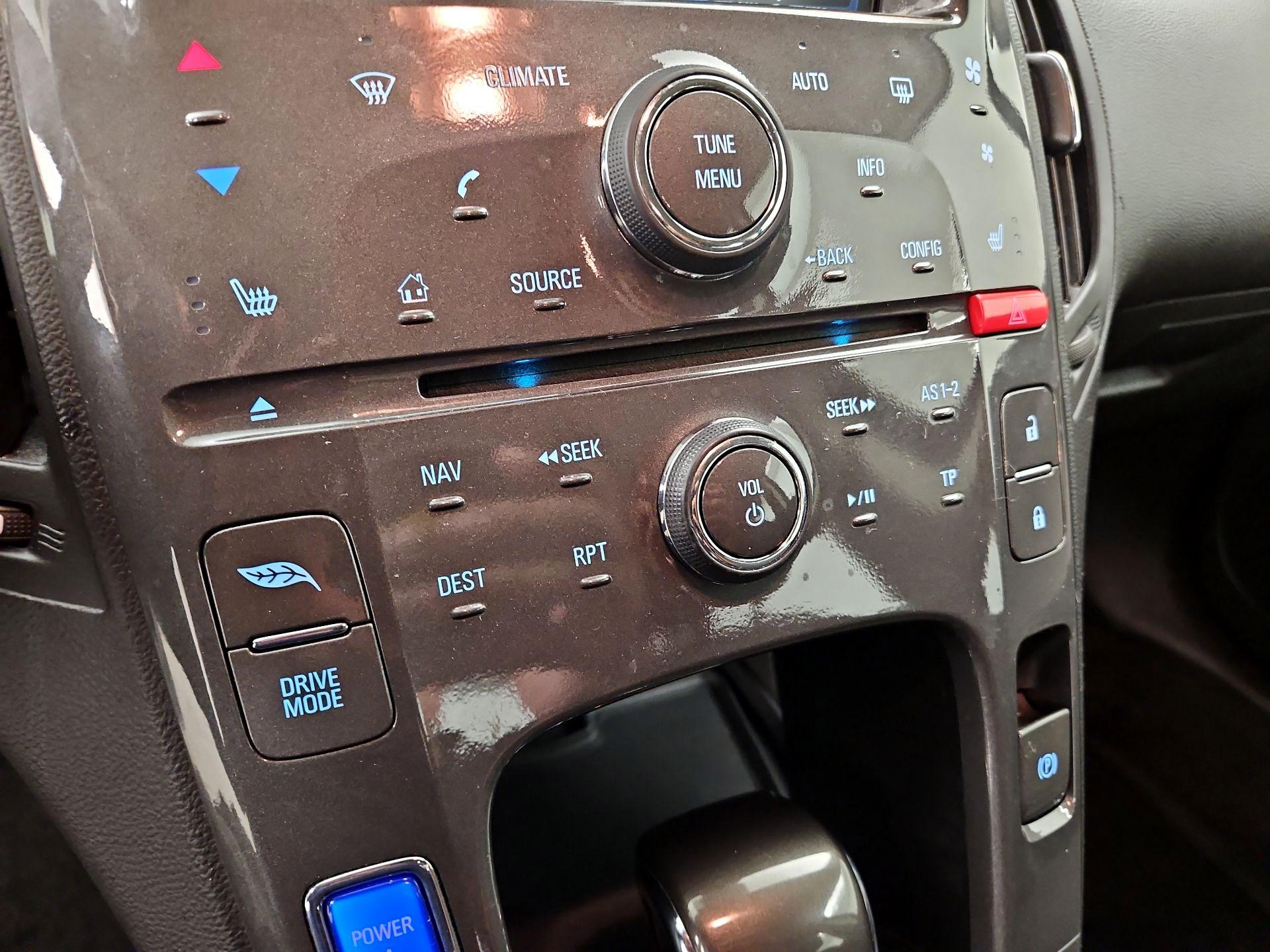 Thumbnail: 2015 Chevrolet Volt - 17