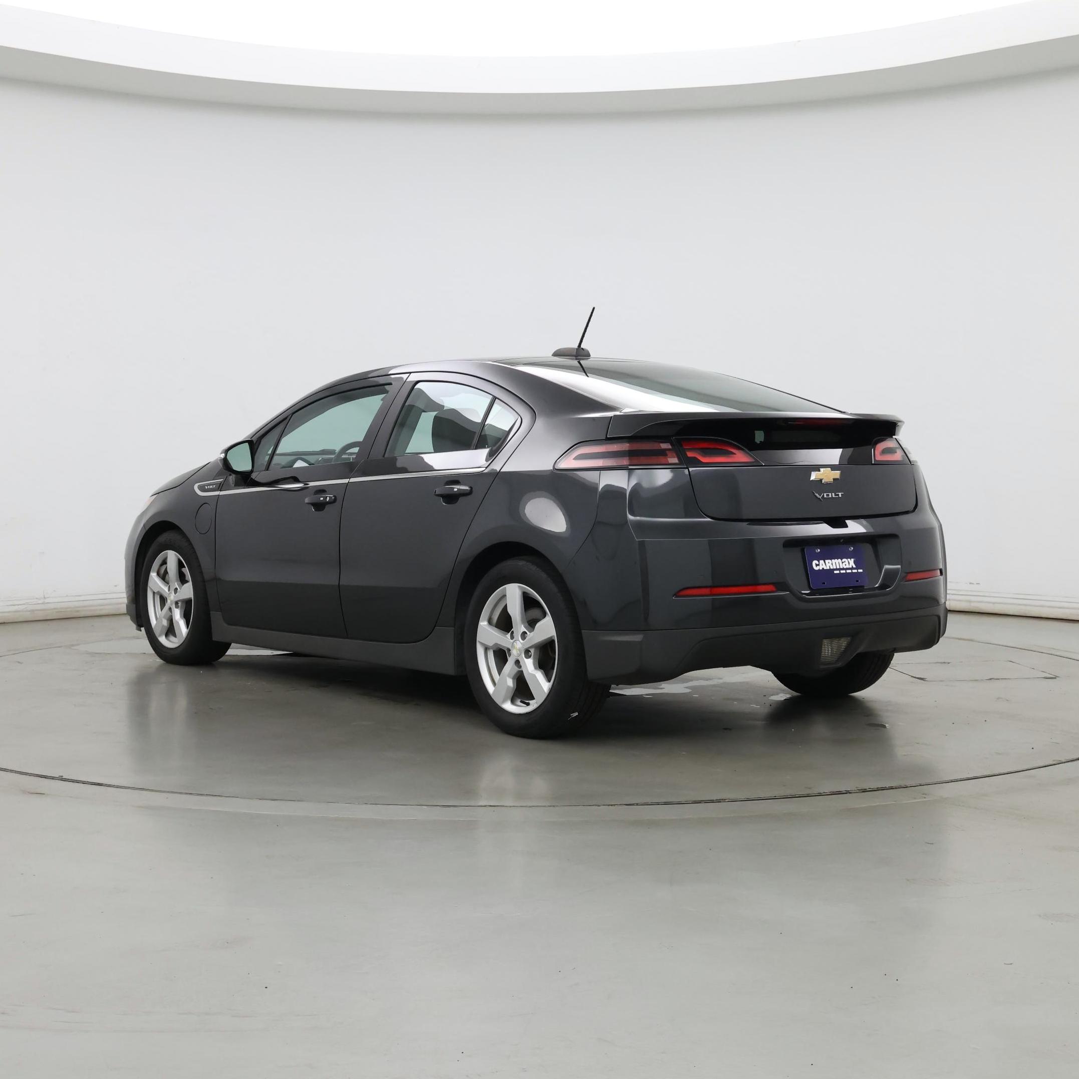 Thumbnail: 2015 Chevrolet Volt - 2