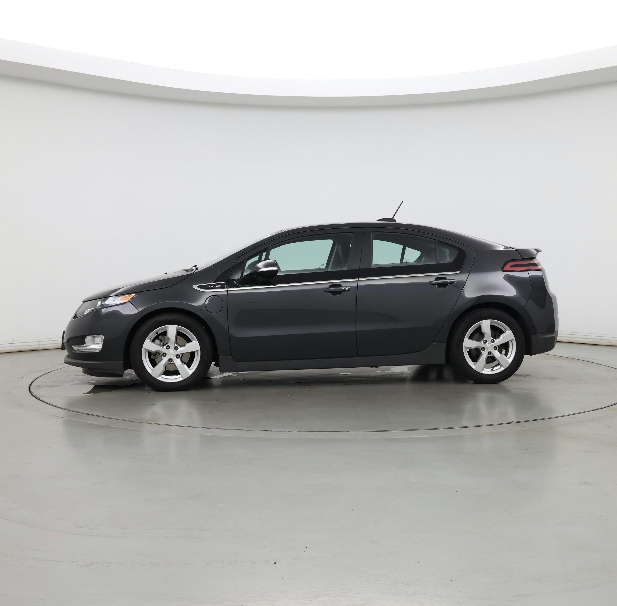 Thumbnail: 2015 Chevrolet Volt - 3