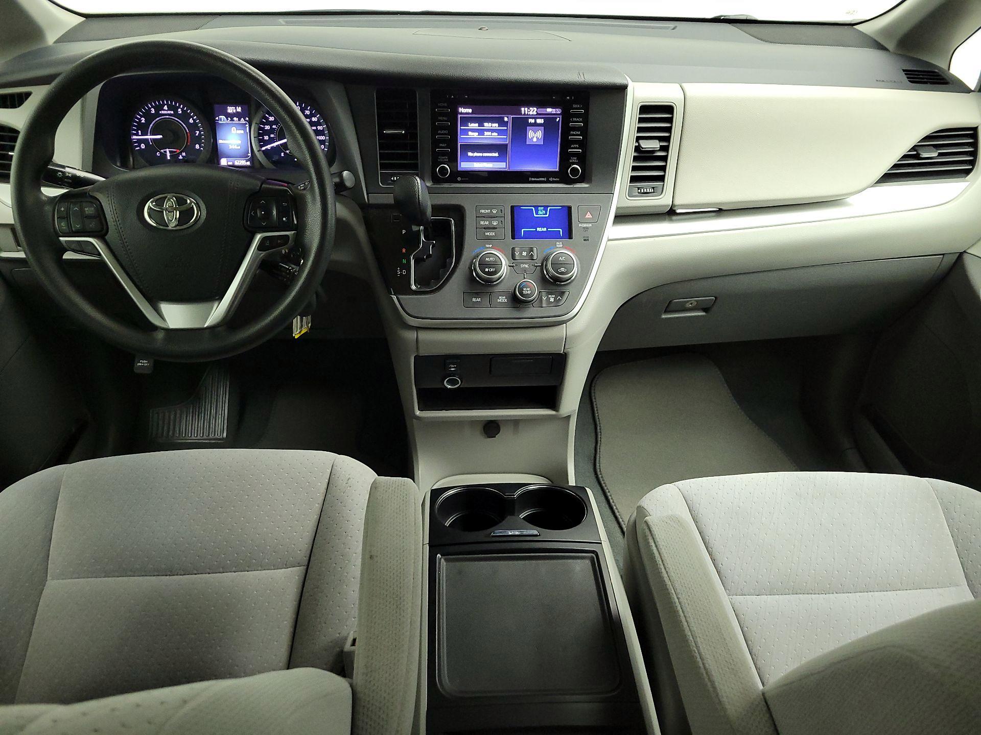 Thumbnail: 2020 Toyota Sienna - 9