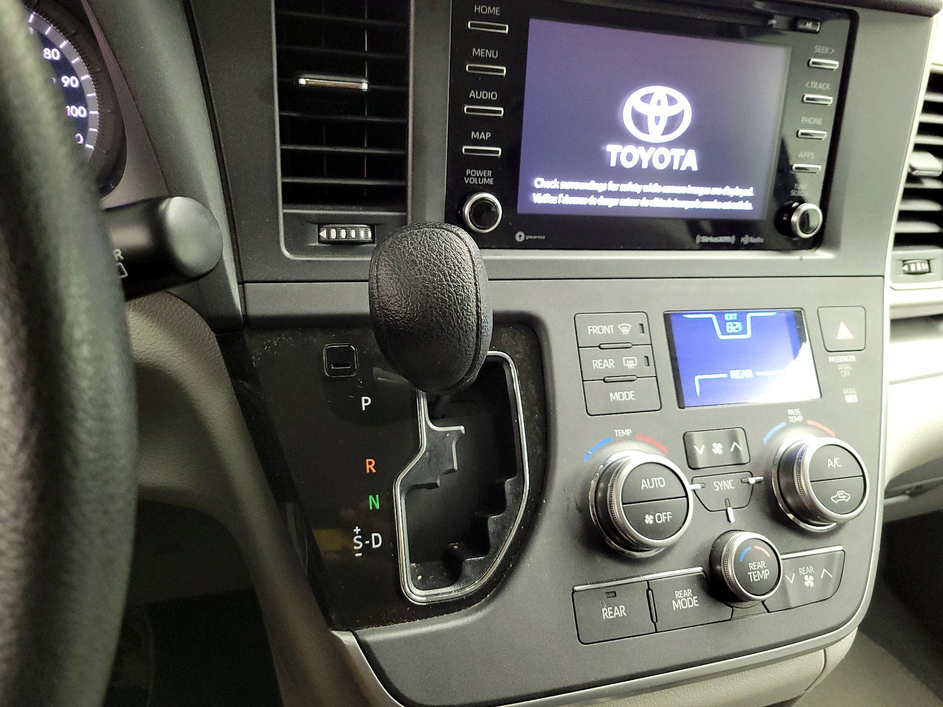 Thumbnail: 2020 Toyota Sienna - 16