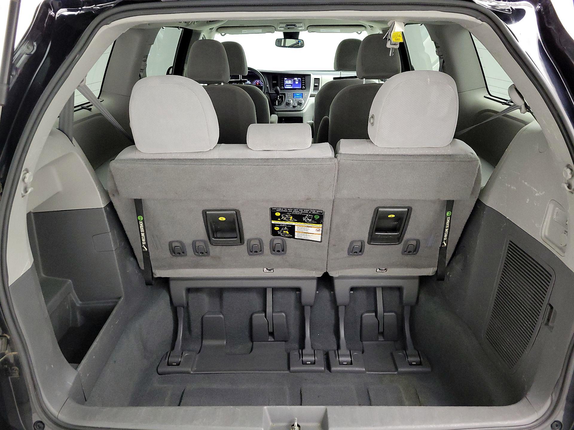 Thumbnail: 2020 Toyota Sienna - 19