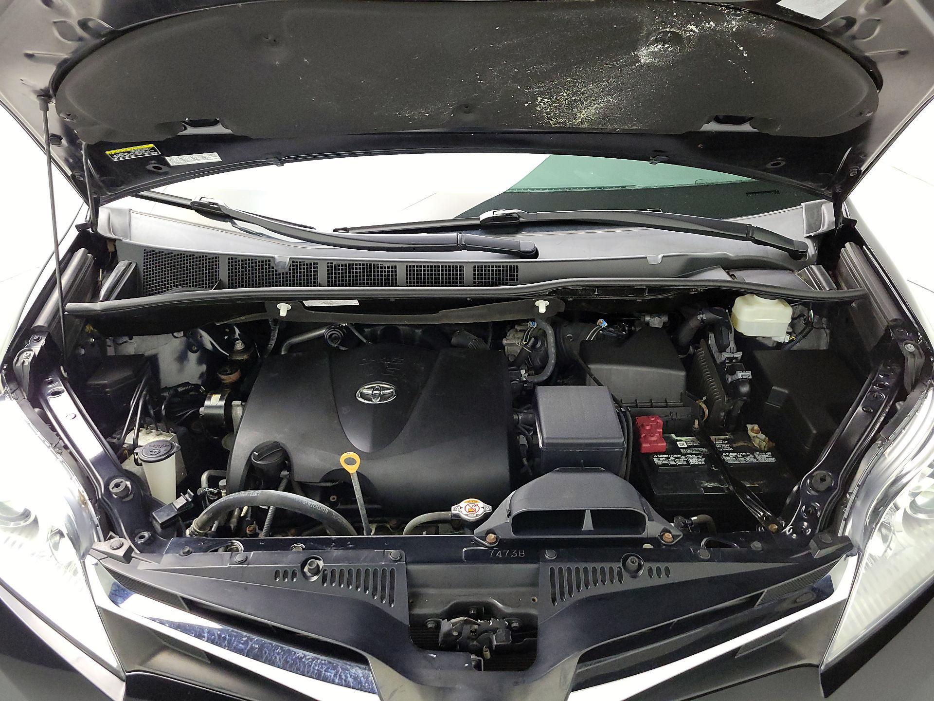 Thumbnail: 2020 Toyota Sienna - 20