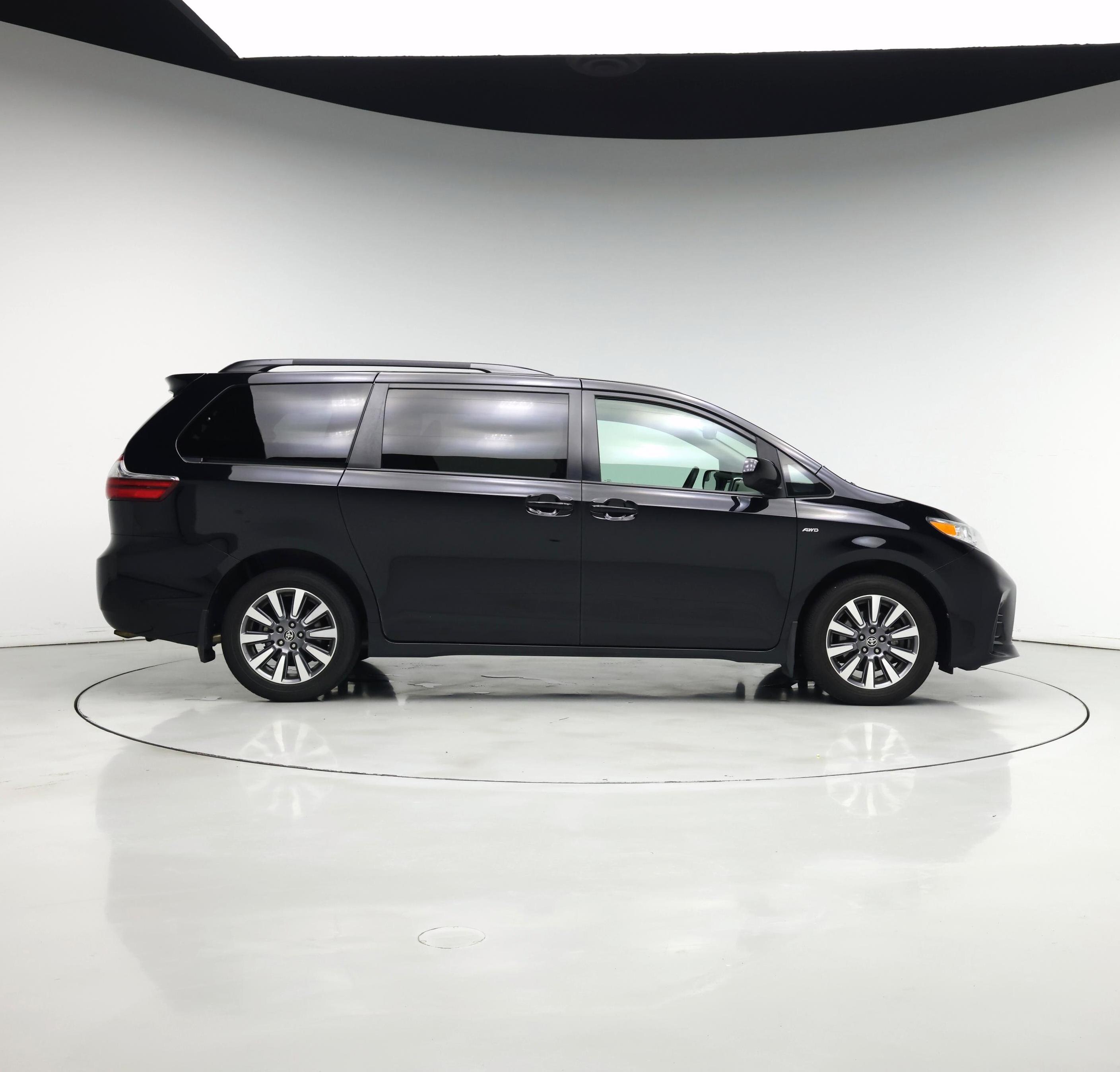 Thumbnail: 2020 Toyota Sienna - 7