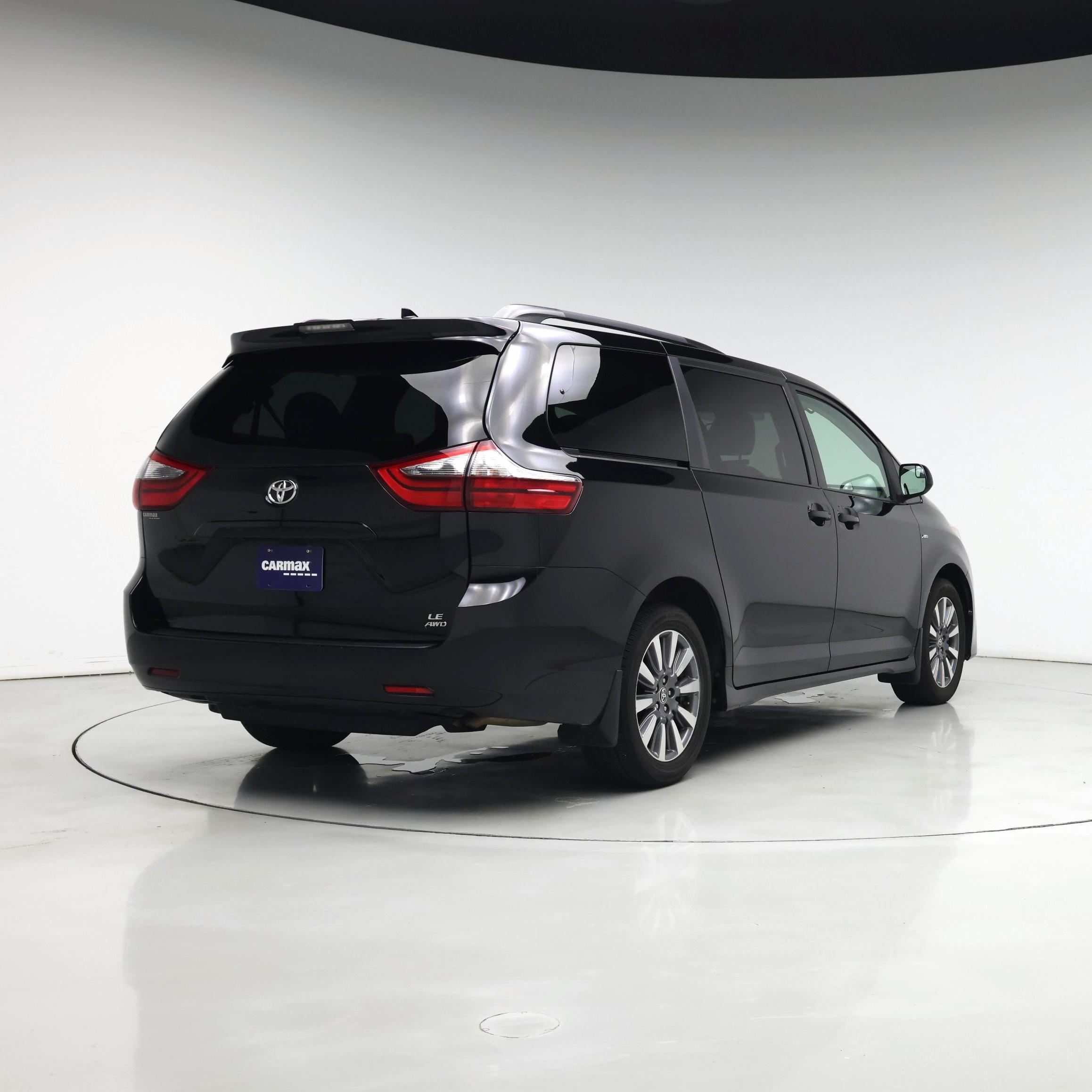 Thumbnail: 2020 Toyota Sienna - 8