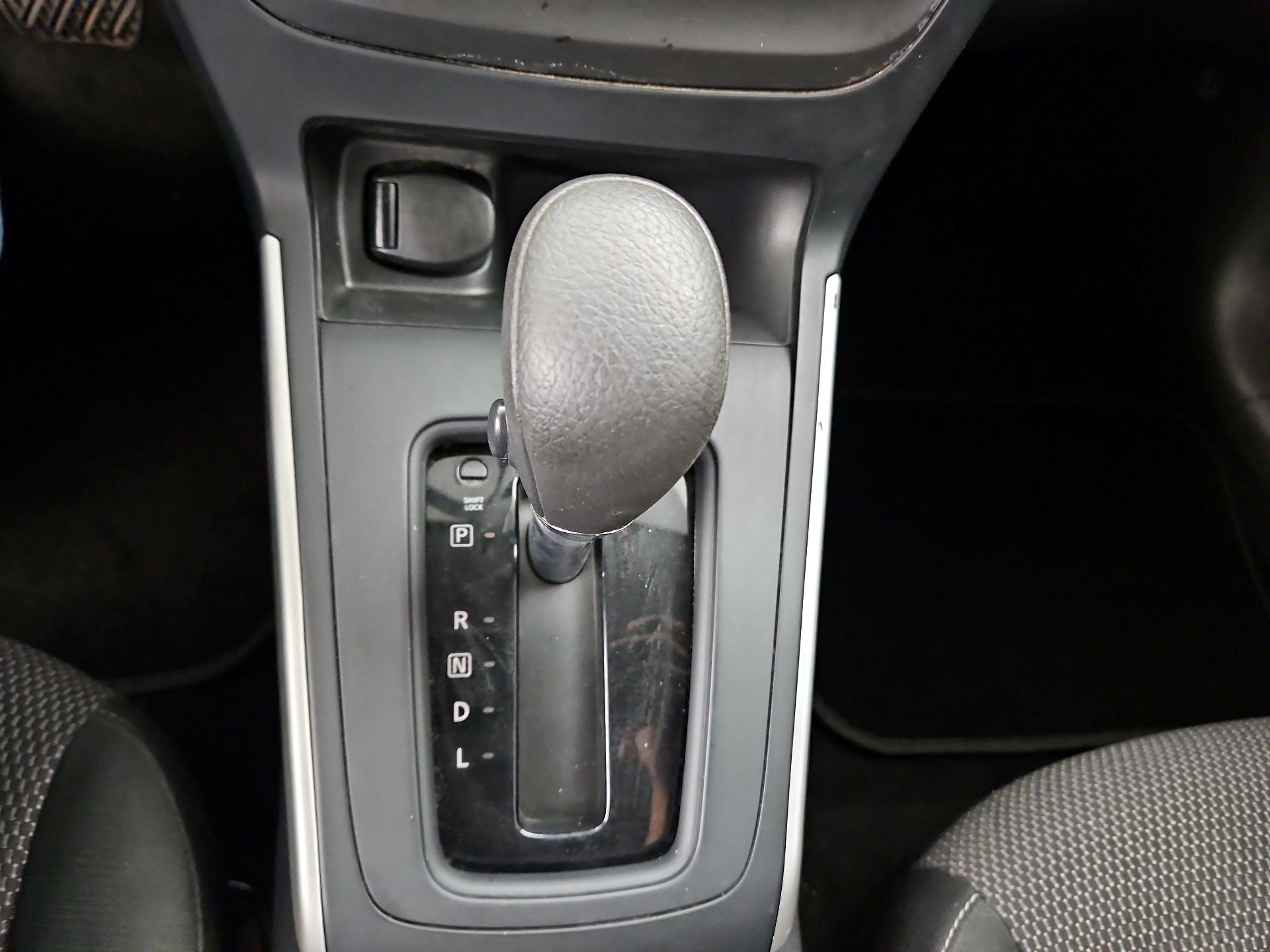 Thumbnail: 2019 Nissan Sentra - 17
