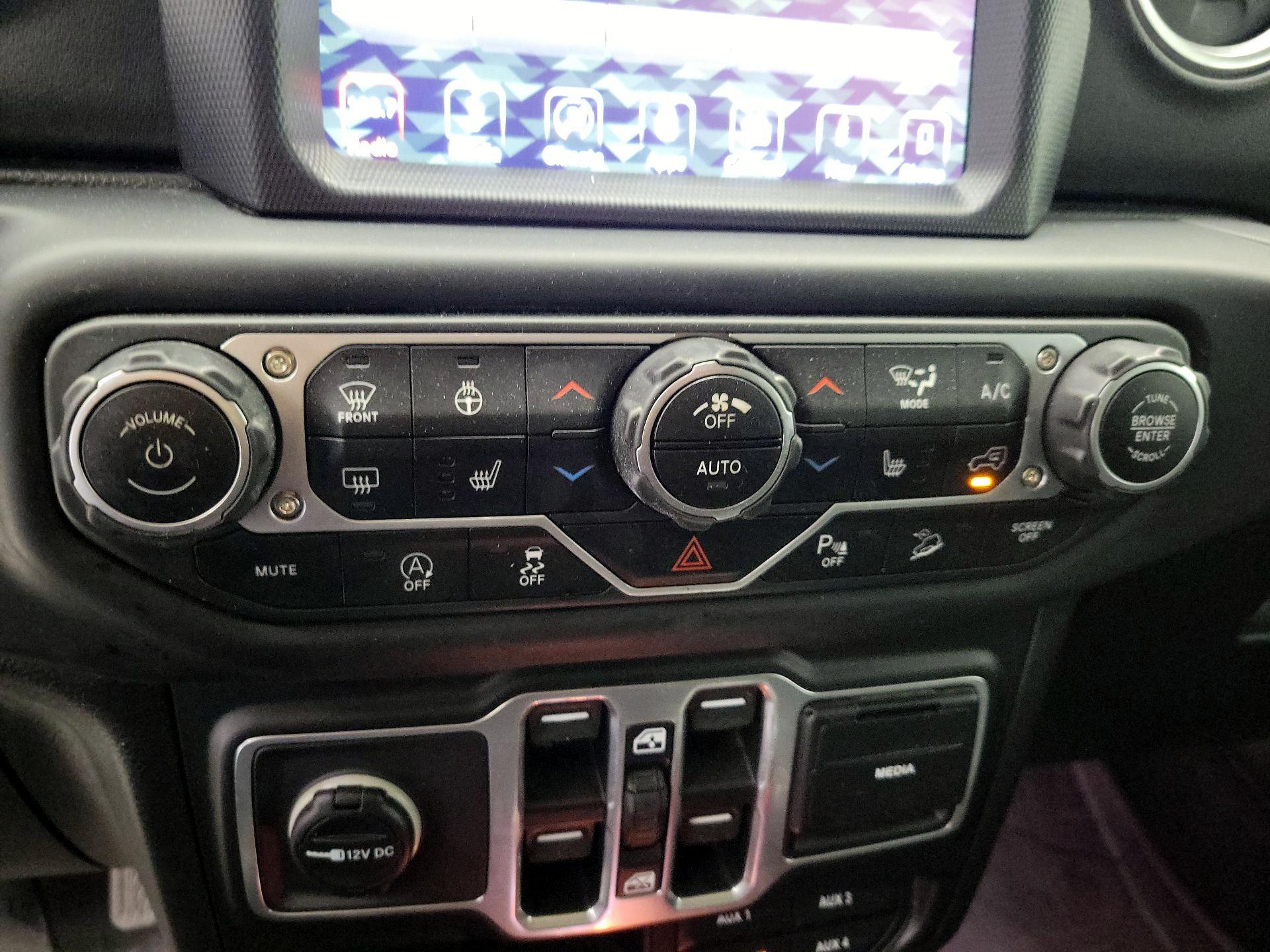 Thumbnail: 2018 Jeep Wrangler - 15