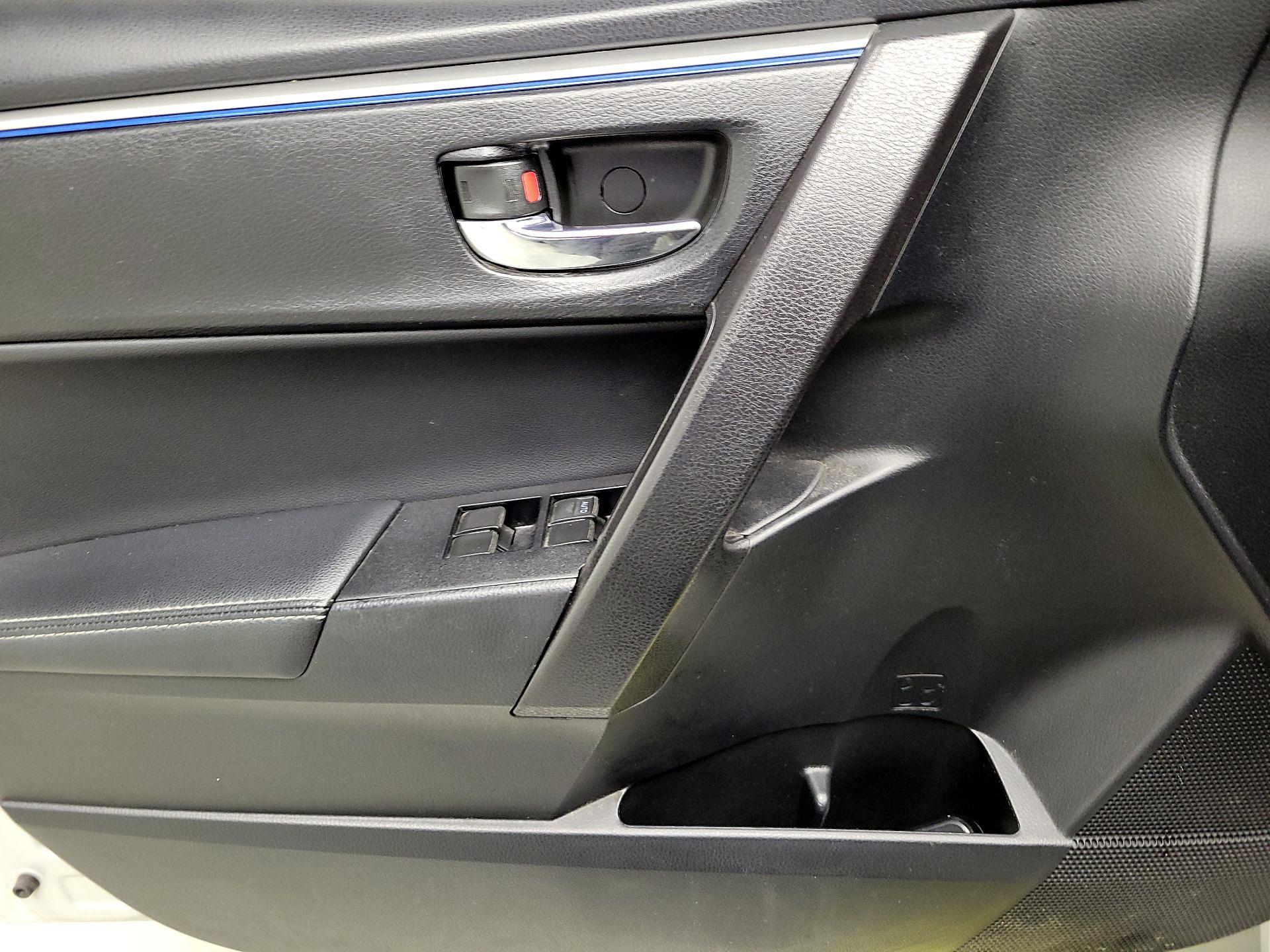 Thumbnail: 2015 Toyota Corolla - 12