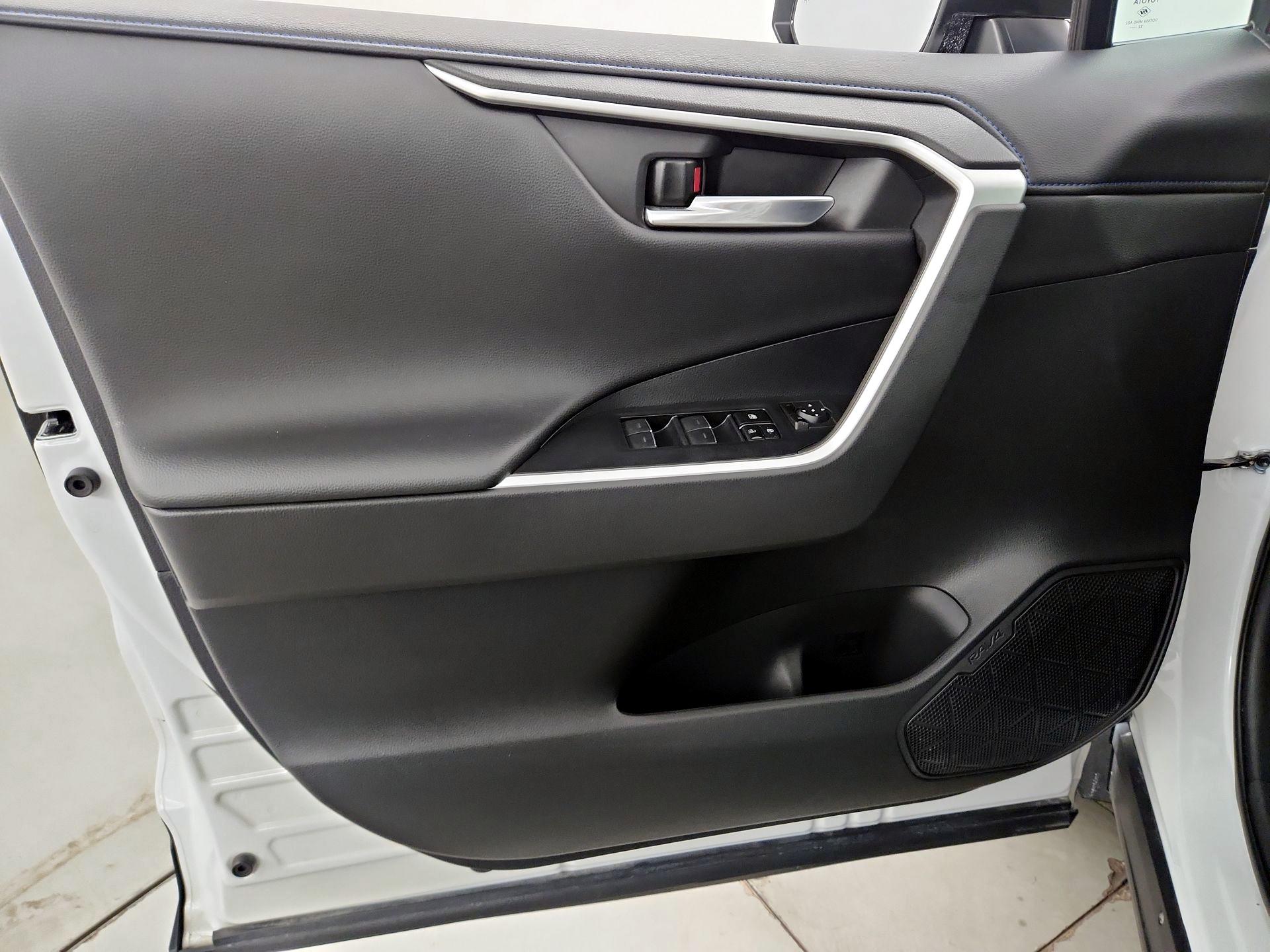 Thumbnail: 2023 Toyota RAV4 - 12