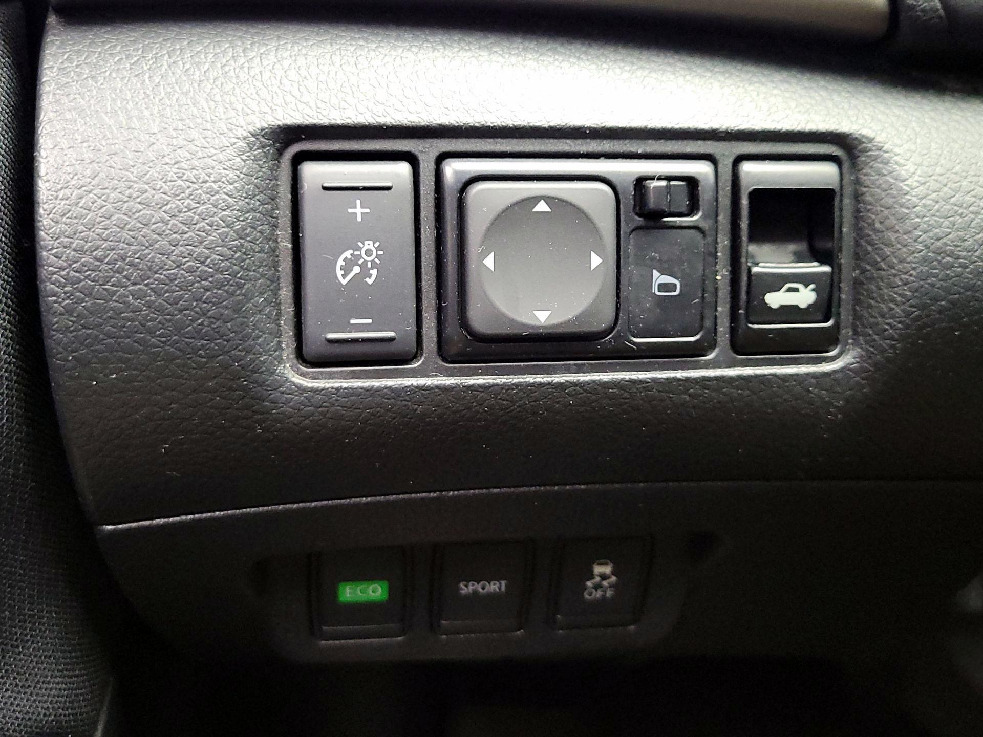Thumbnail: 2014 Nissan Sentra - 13