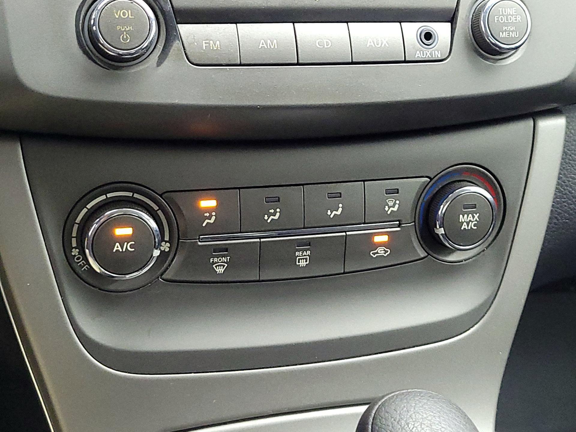 Thumbnail: 2014 Nissan Sentra - 15