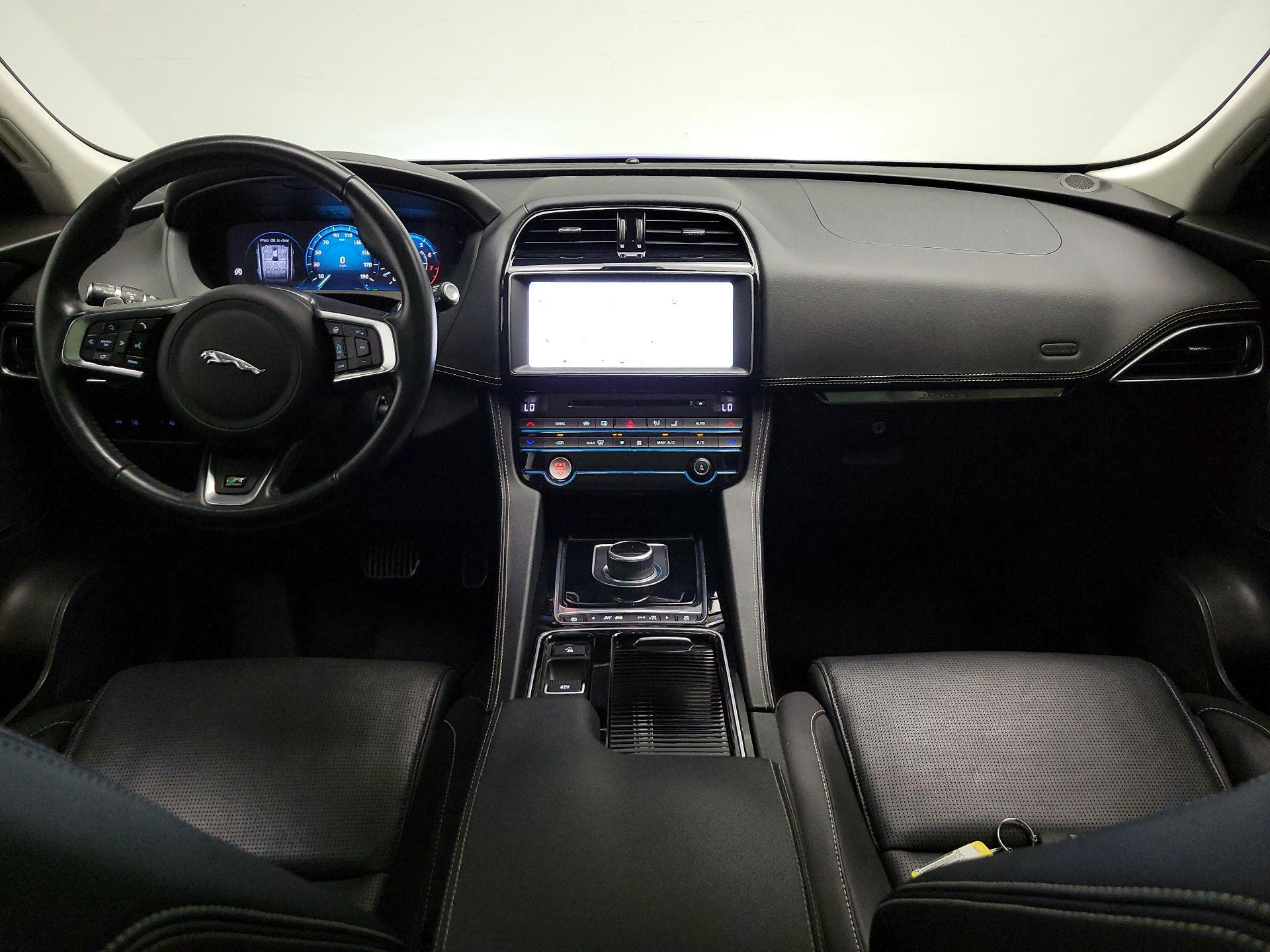 Thumbnail: 2018 Jaguar F-Pace - 9