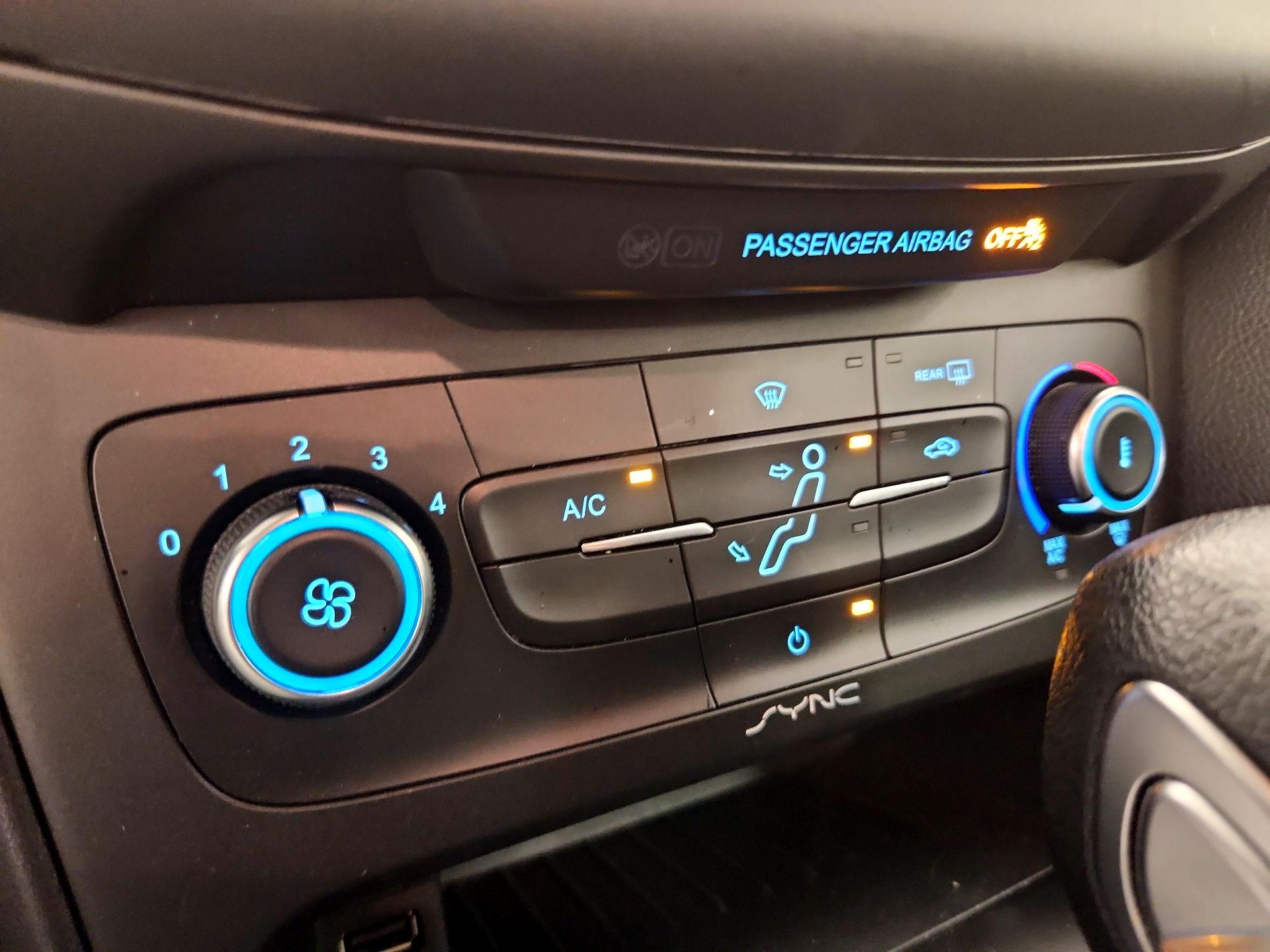 Thumbnail: 2018 Ford Focus - 16